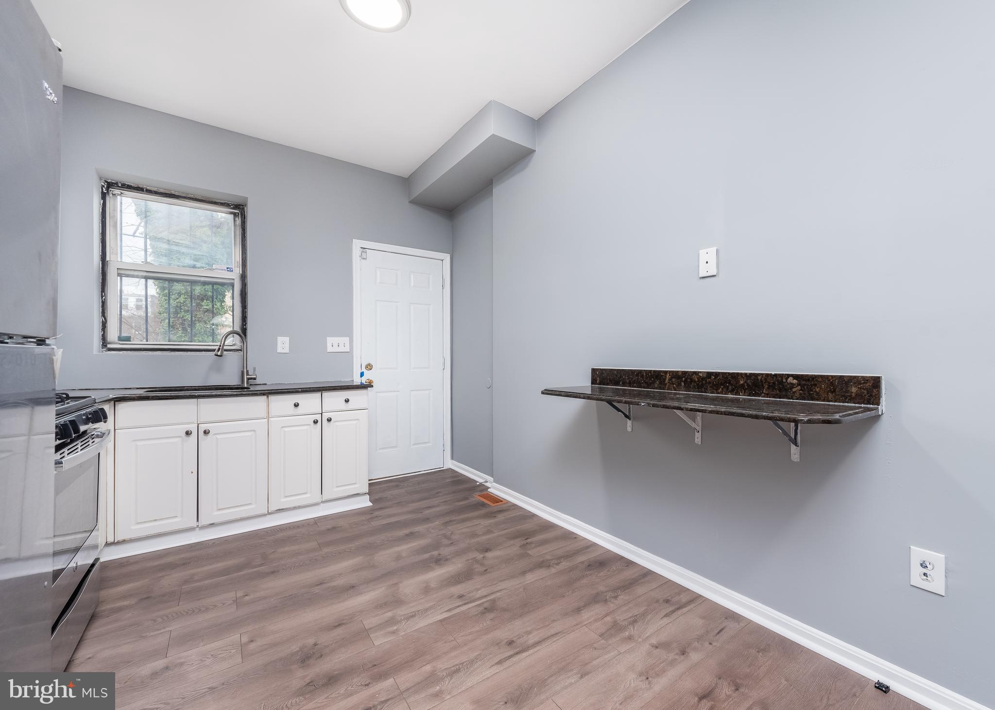 SANDTOWN-WINCHESTER - Residential