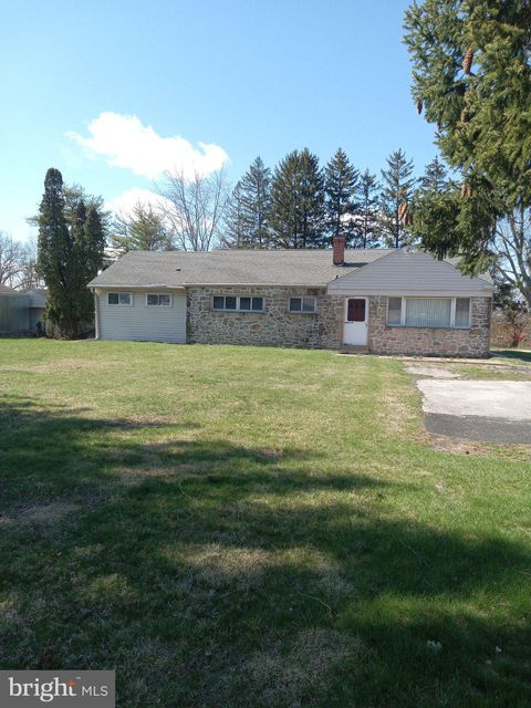 Photo of 515 W Butler Avenue #OLD ROUTE 202, CHALFONT, PA 18914 (MLS # PABU2117764)