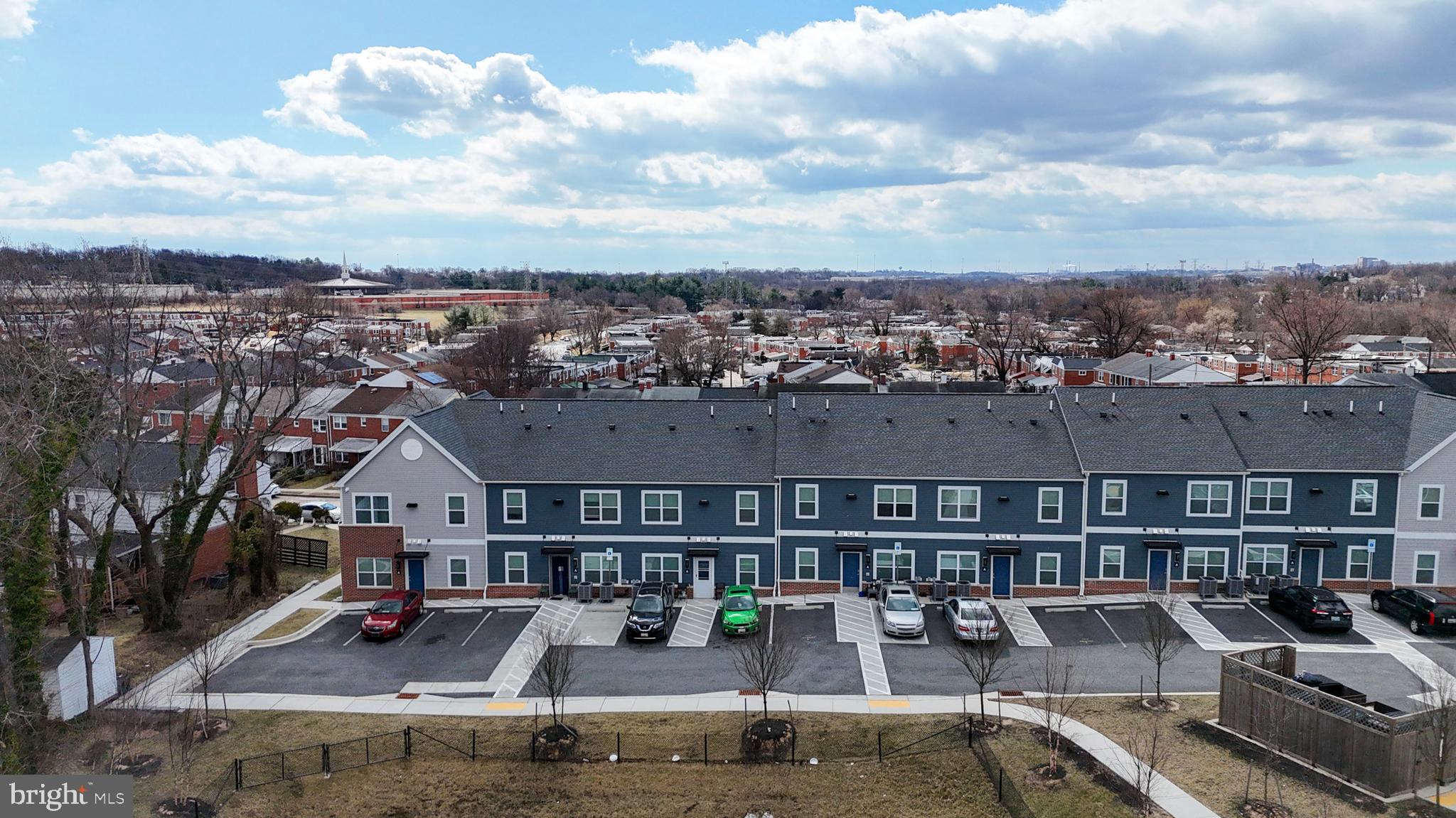 GARDENVILLE - Residential Lease