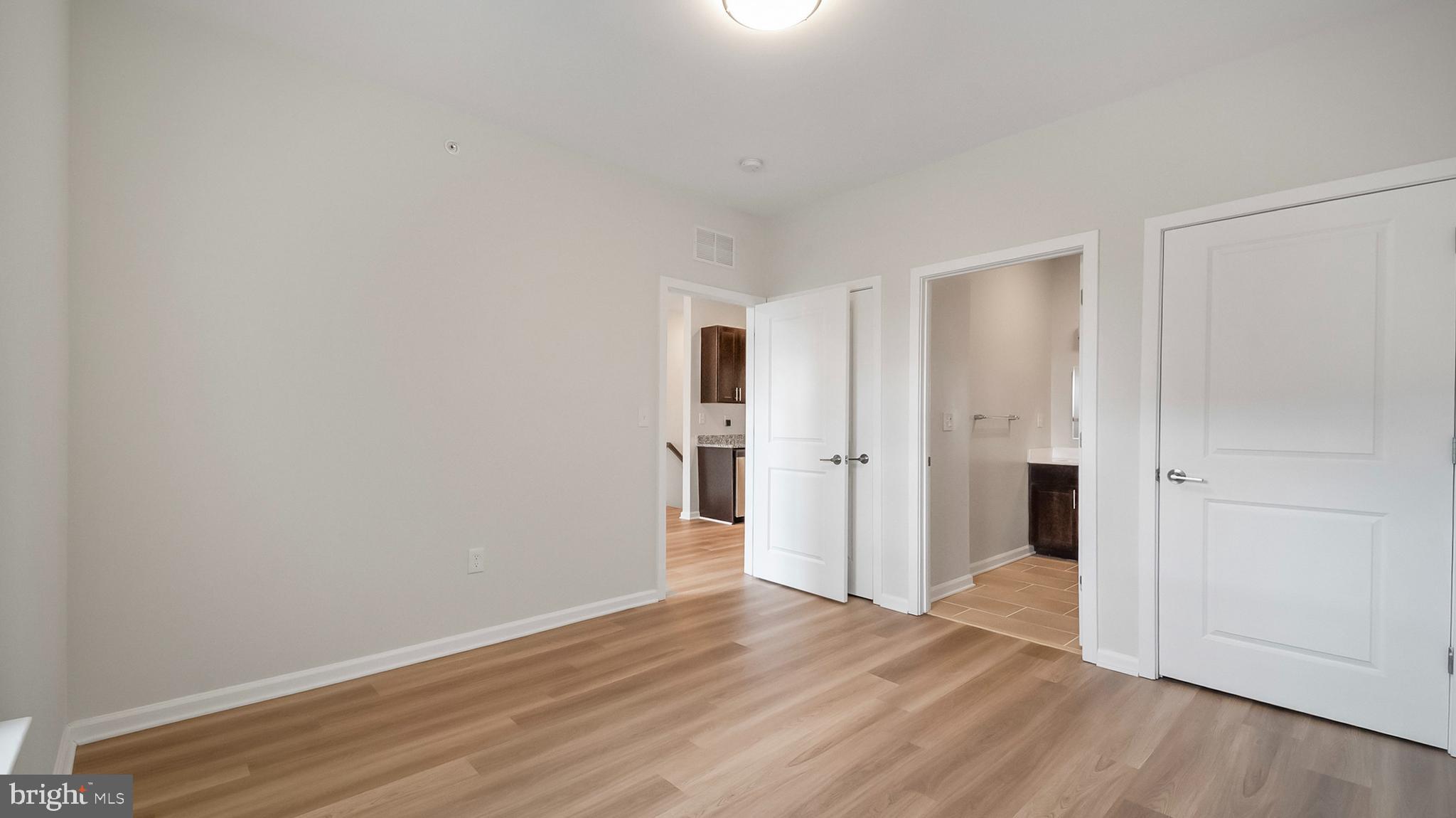 GARDENVILLE - Residential Lease