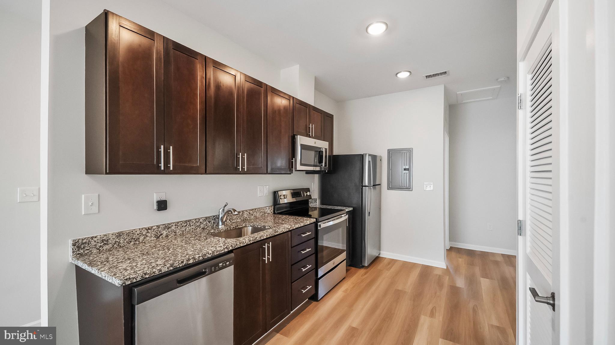 GARDENVILLE - Residential Lease