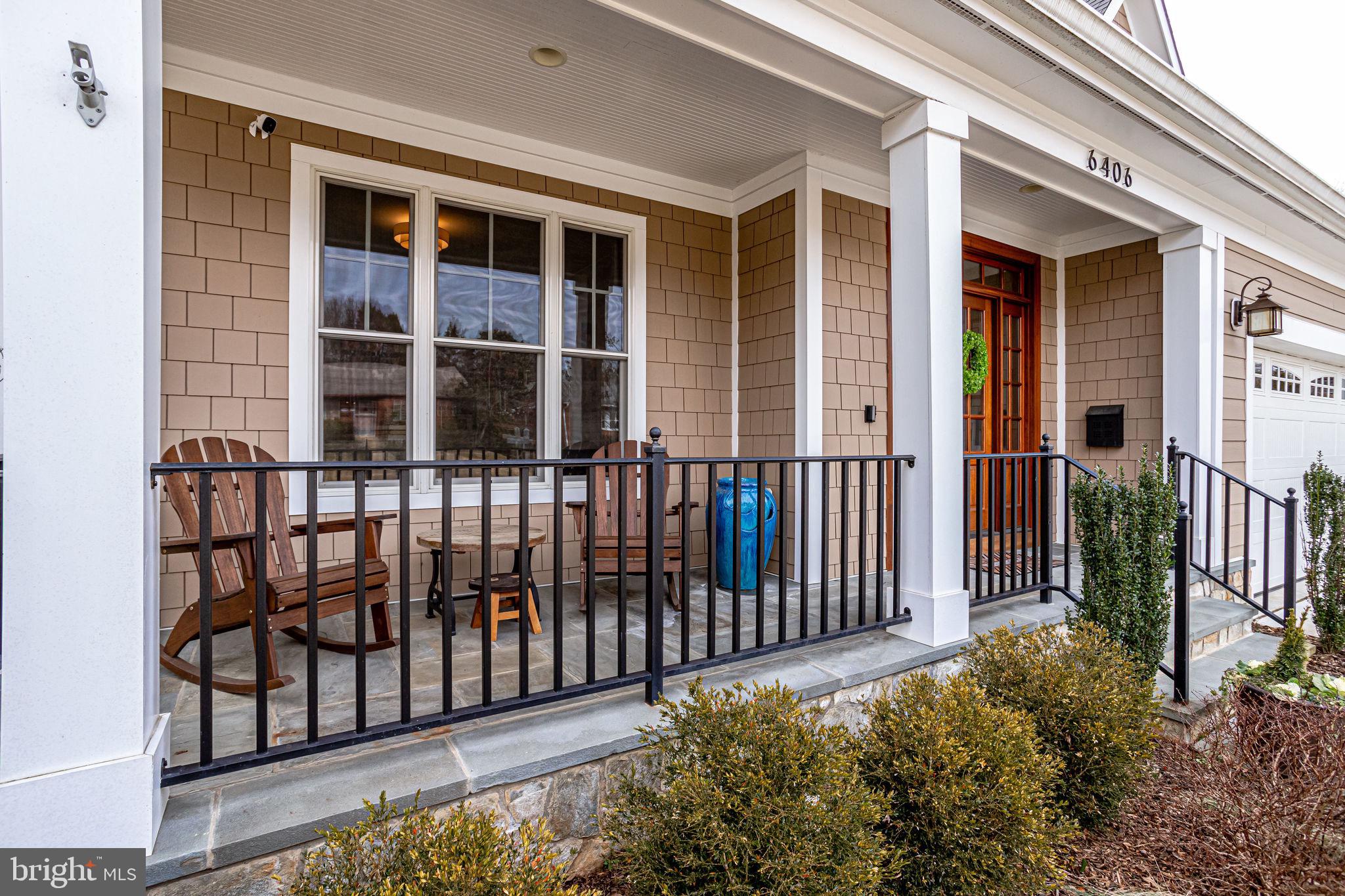 THE WILLIAMSBURG - Residential