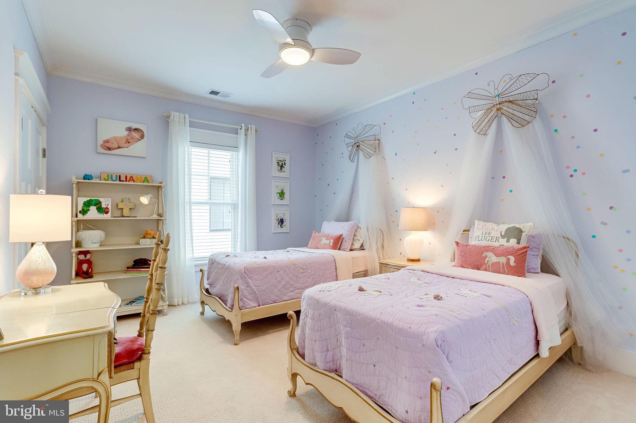 THE WILLIAMSBURG - Residential