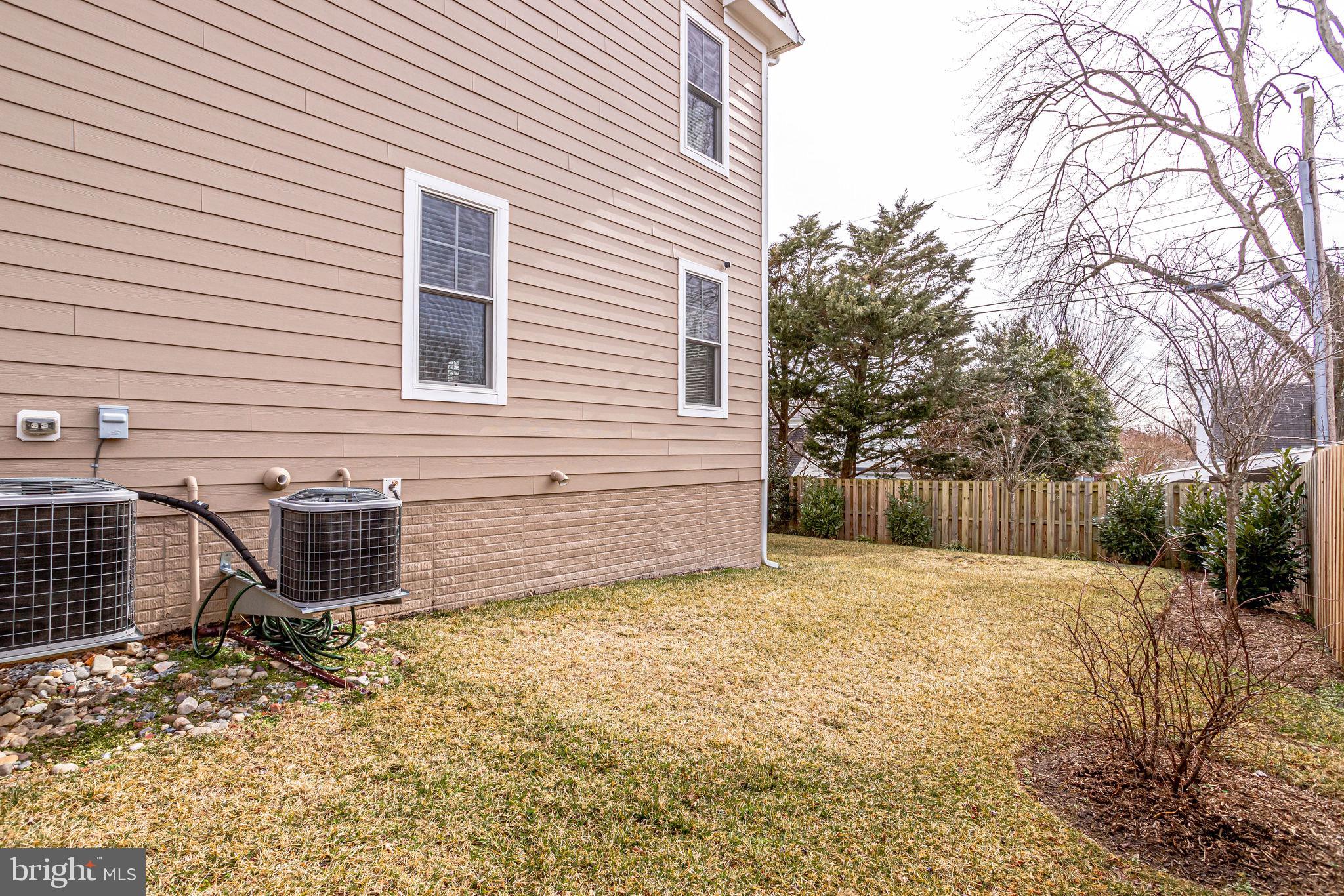 THE WILLIAMSBURG - Residential