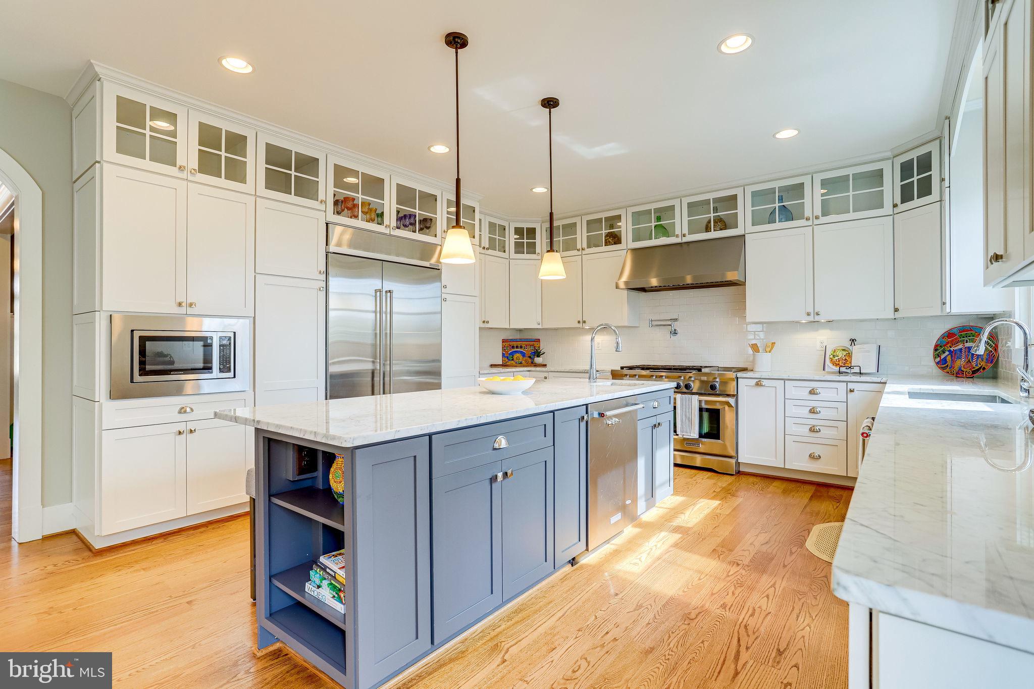 THE WILLIAMSBURG - Residential