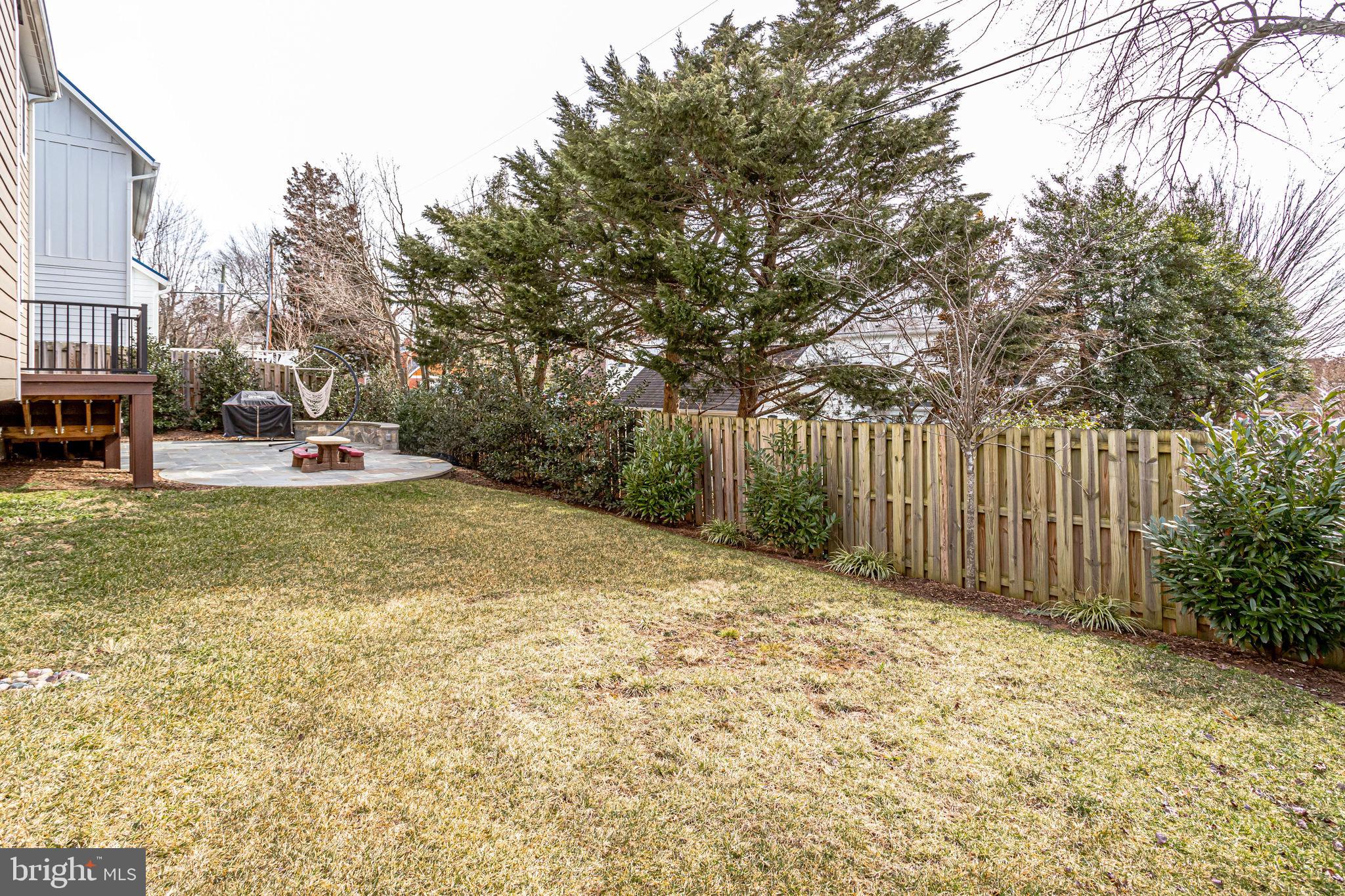 THE WILLIAMSBURG - Residential