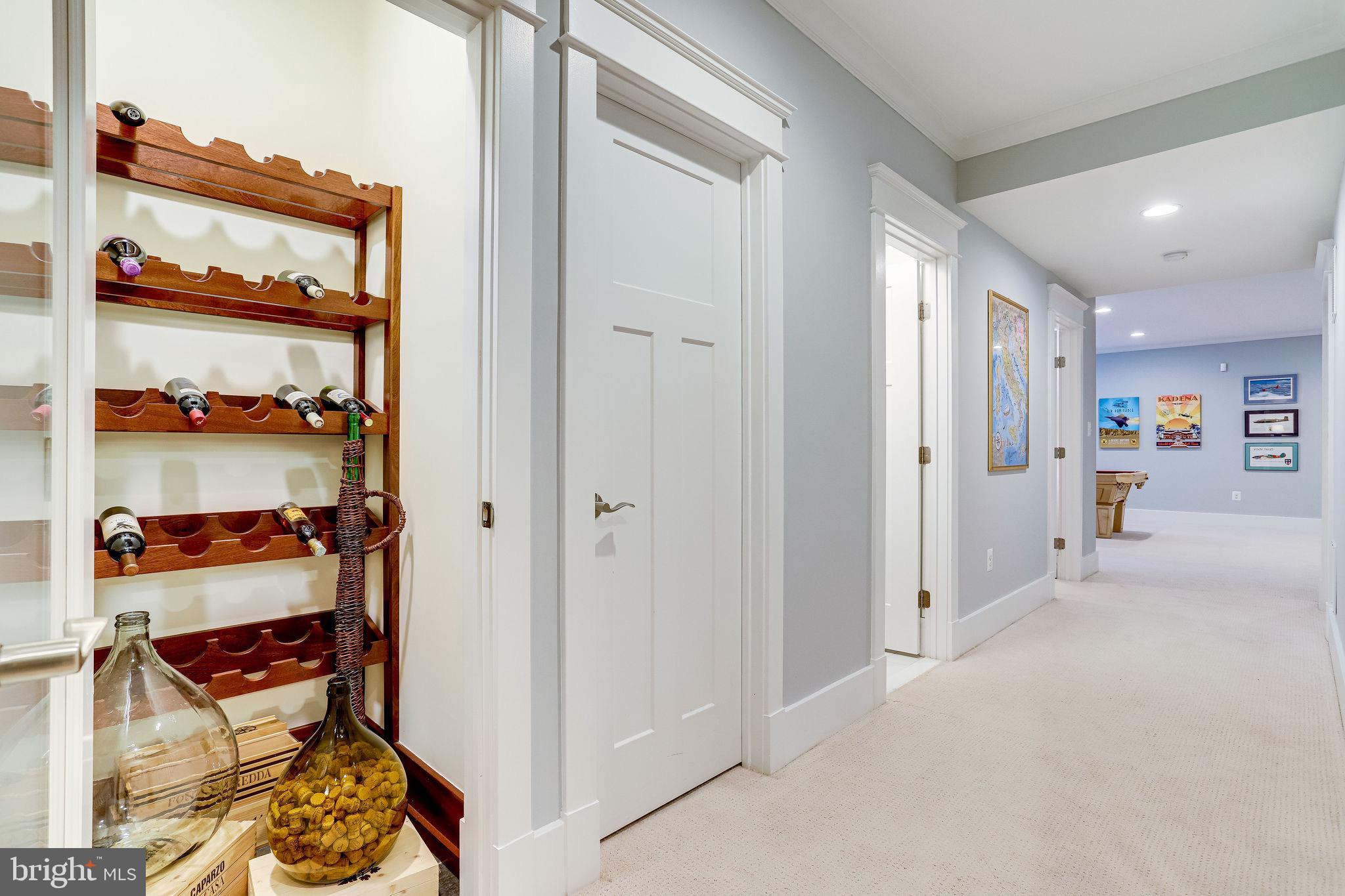 THE WILLIAMSBURG - Residential