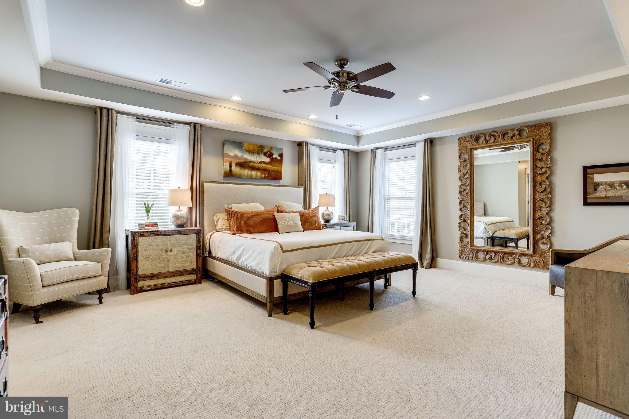 THE WILLIAMSBURG - Residential