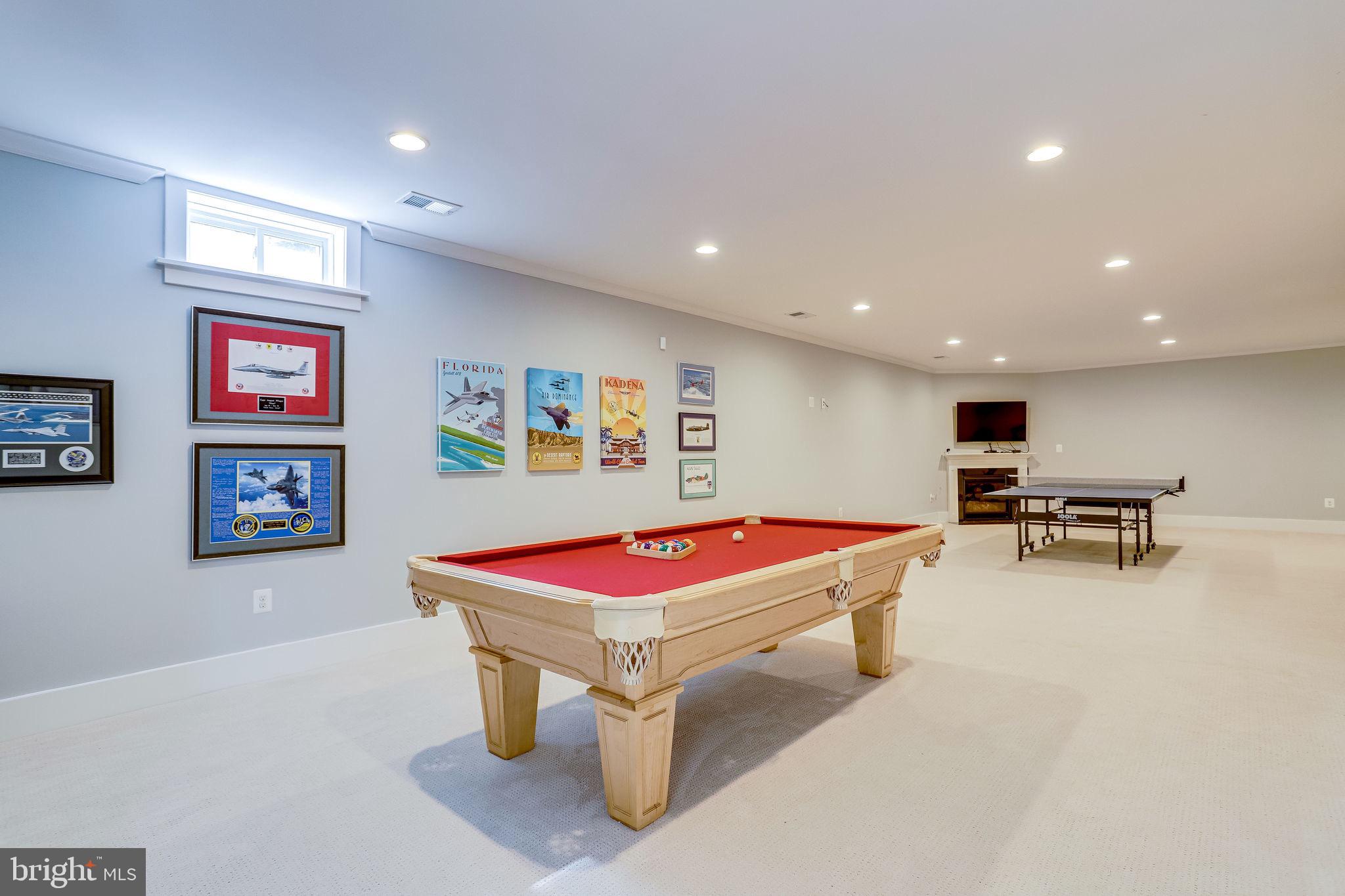 THE WILLIAMSBURG - Residential