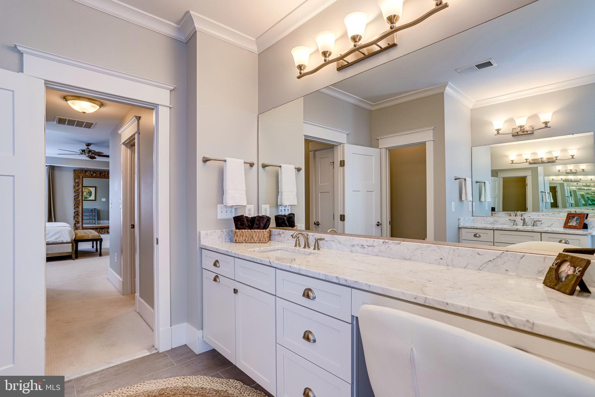 THE WILLIAMSBURG - Residential