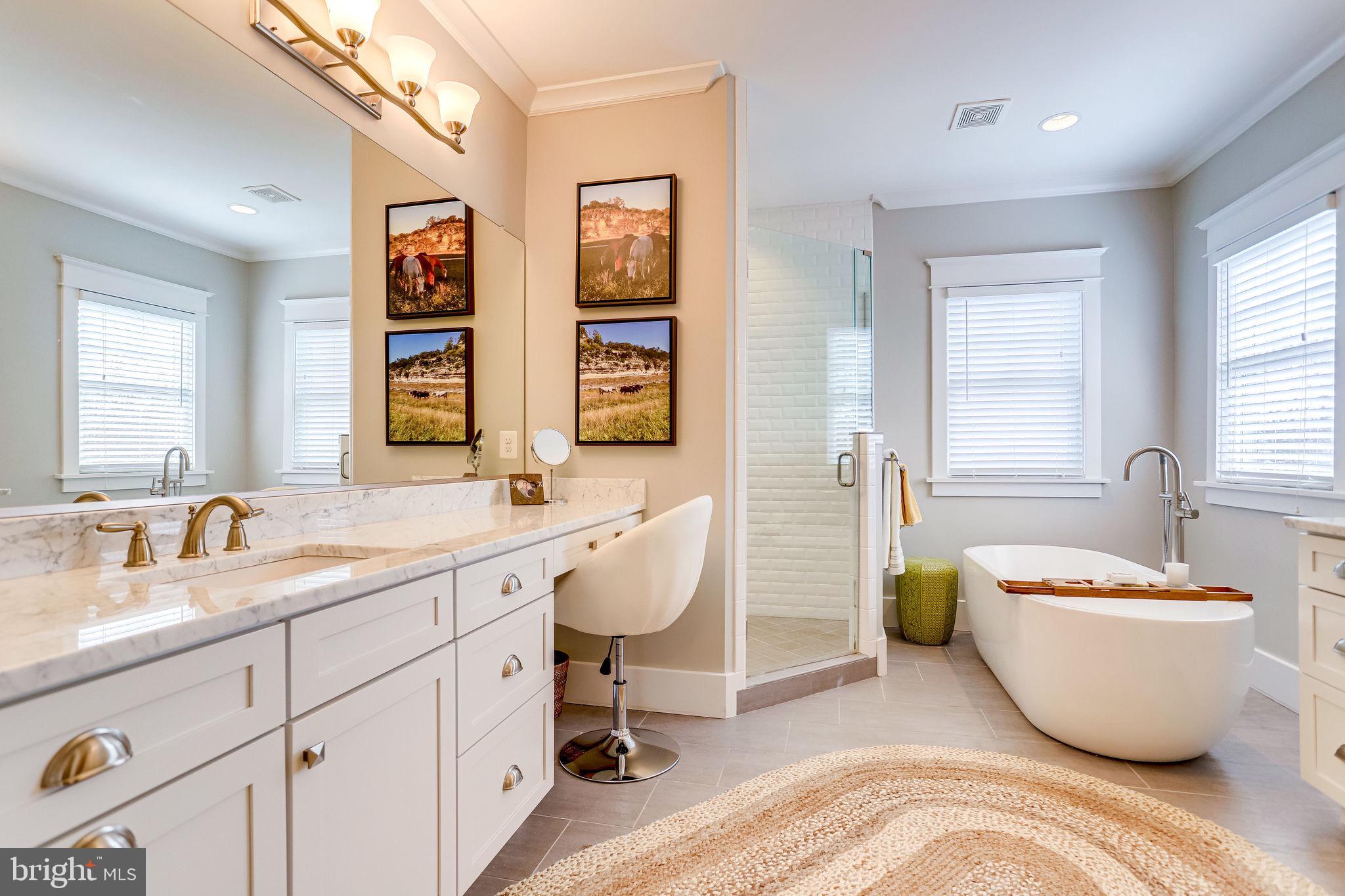 THE WILLIAMSBURG - Residential