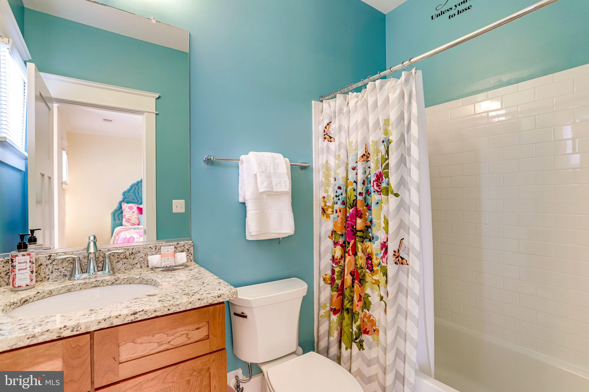 THE WILLIAMSBURG - Residential