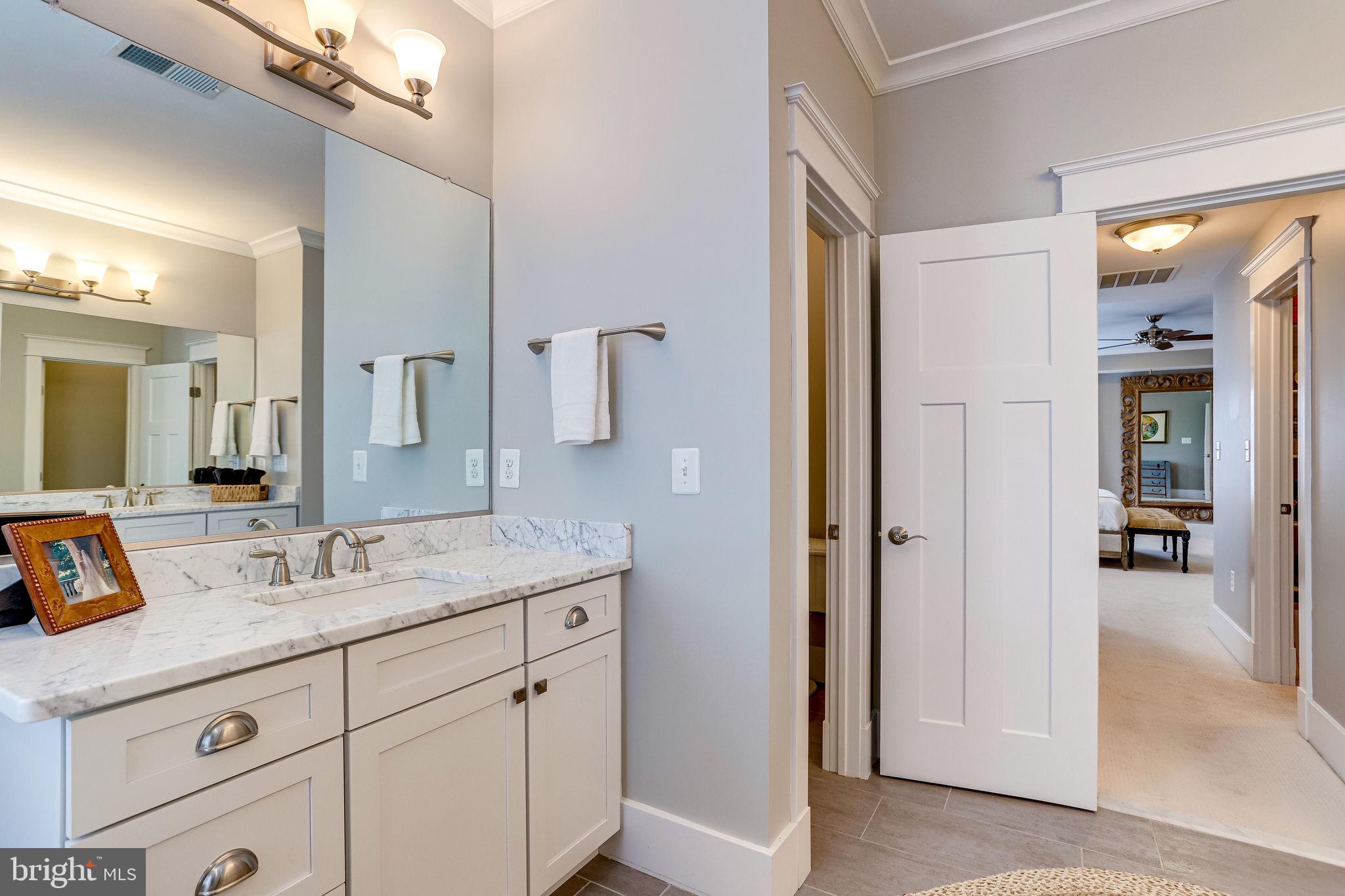 THE WILLIAMSBURG - Residential