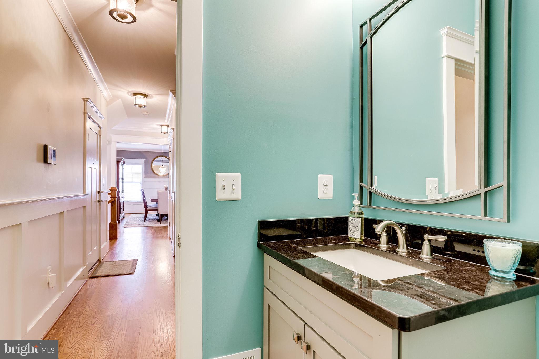 THE WILLIAMSBURG - Residential