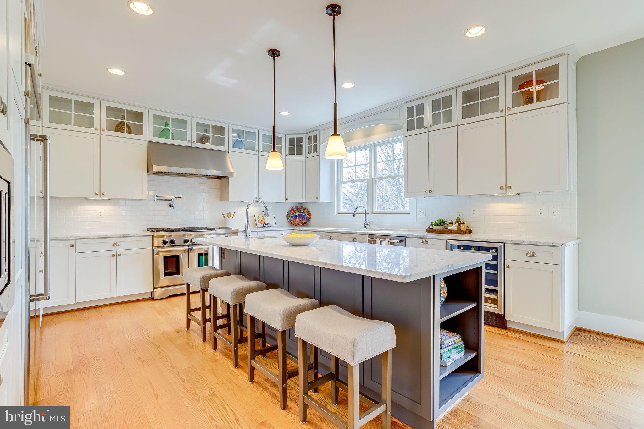 THE WILLIAMSBURG - Residential