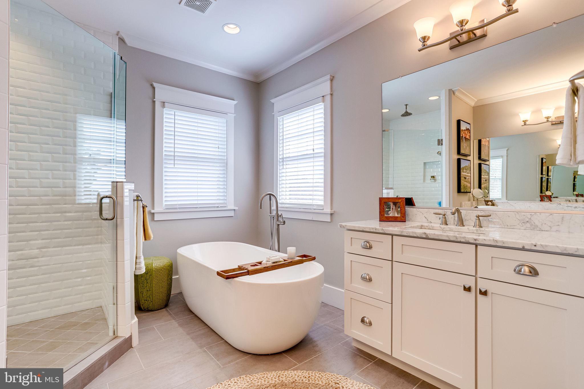 THE WILLIAMSBURG - Residential