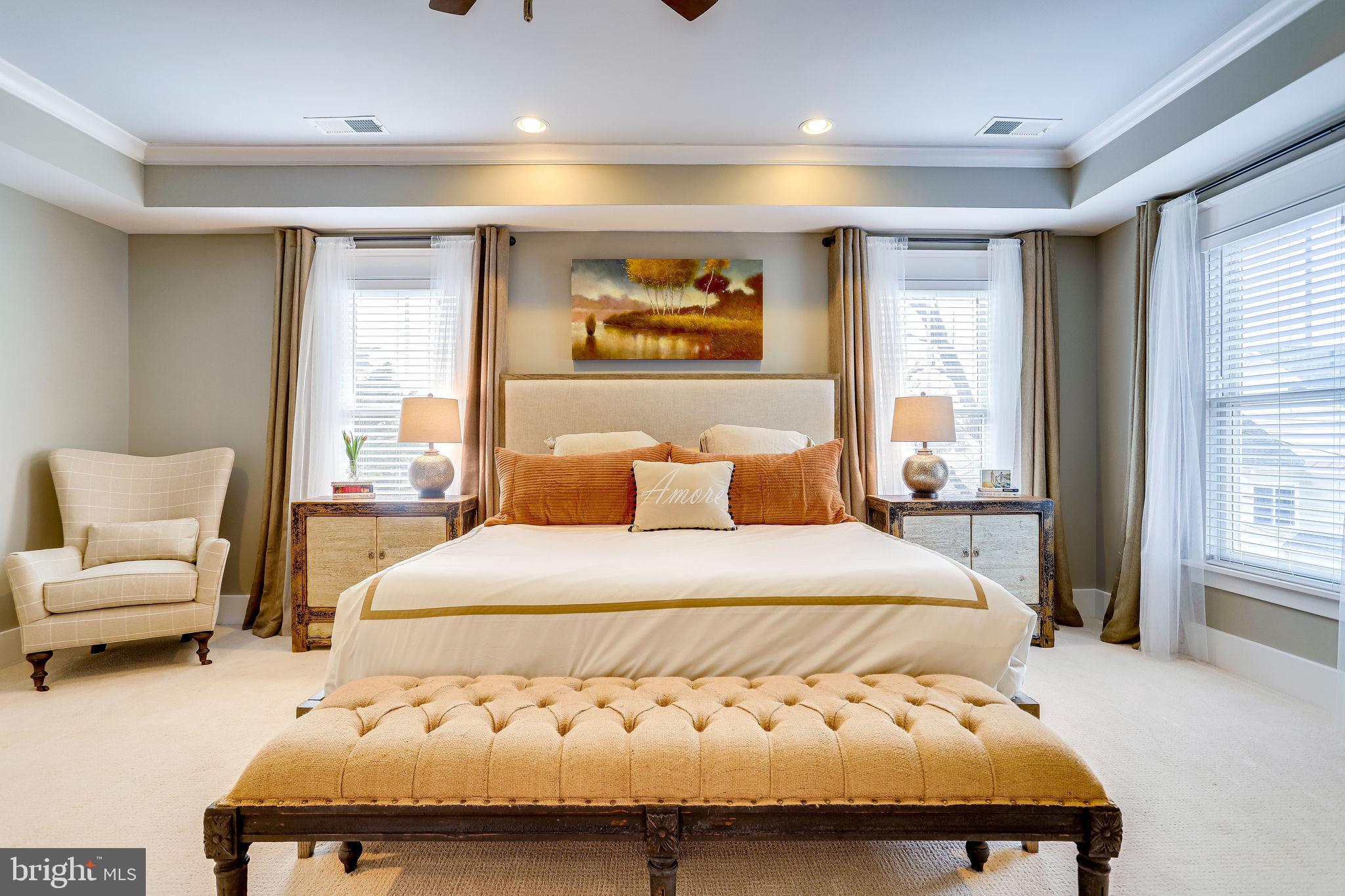 THE WILLIAMSBURG - Residential