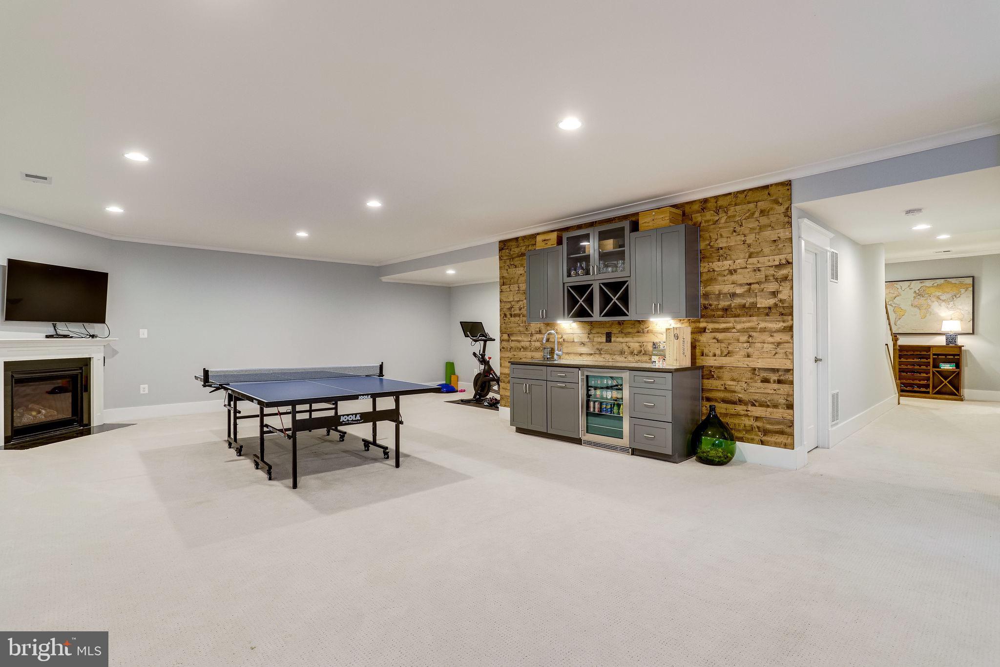 THE WILLIAMSBURG - Residential