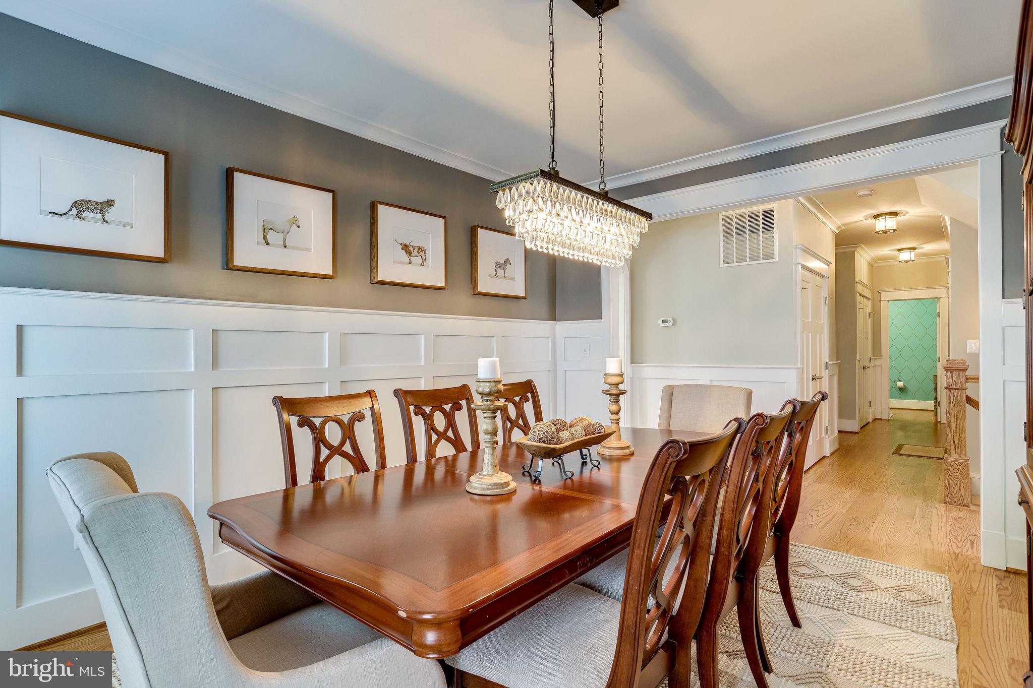 THE WILLIAMSBURG - Residential