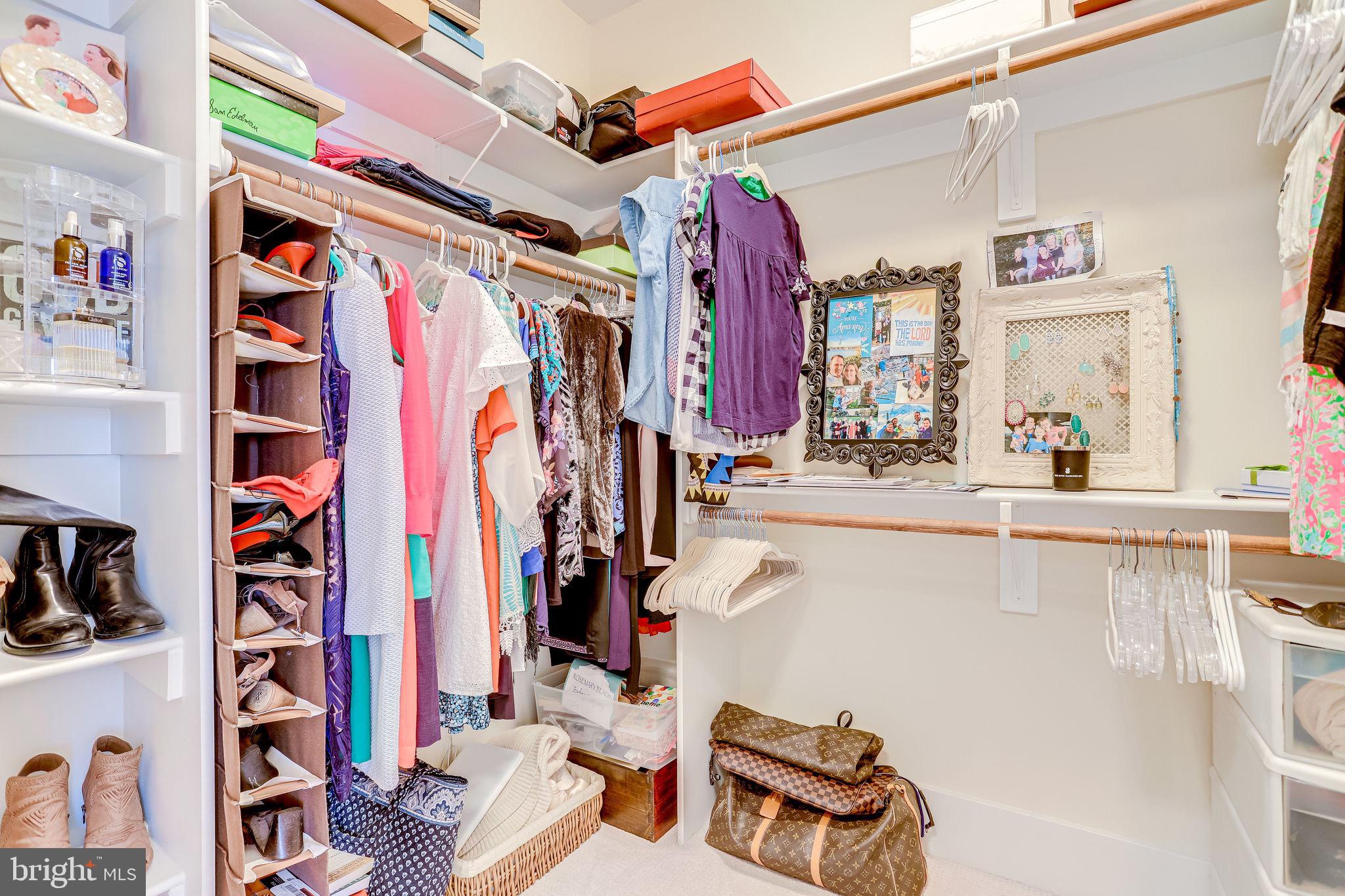 THE WILLIAMSBURG - Residential