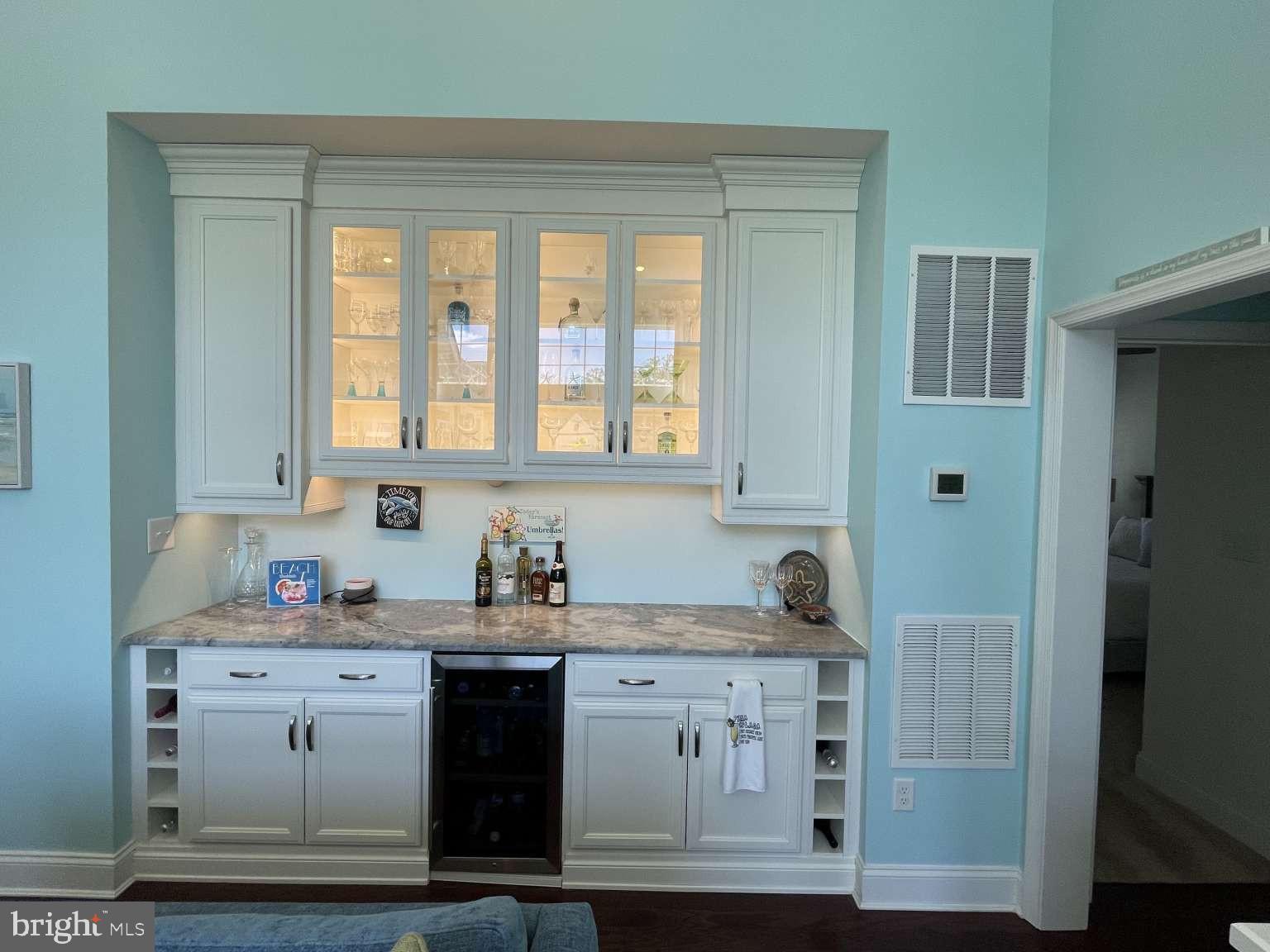COASTAL CLUB - Residential