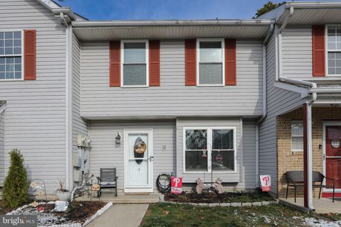 Townhouse For Sale - 4 Tyler Lane<br/> BERLIN, NJ 08009