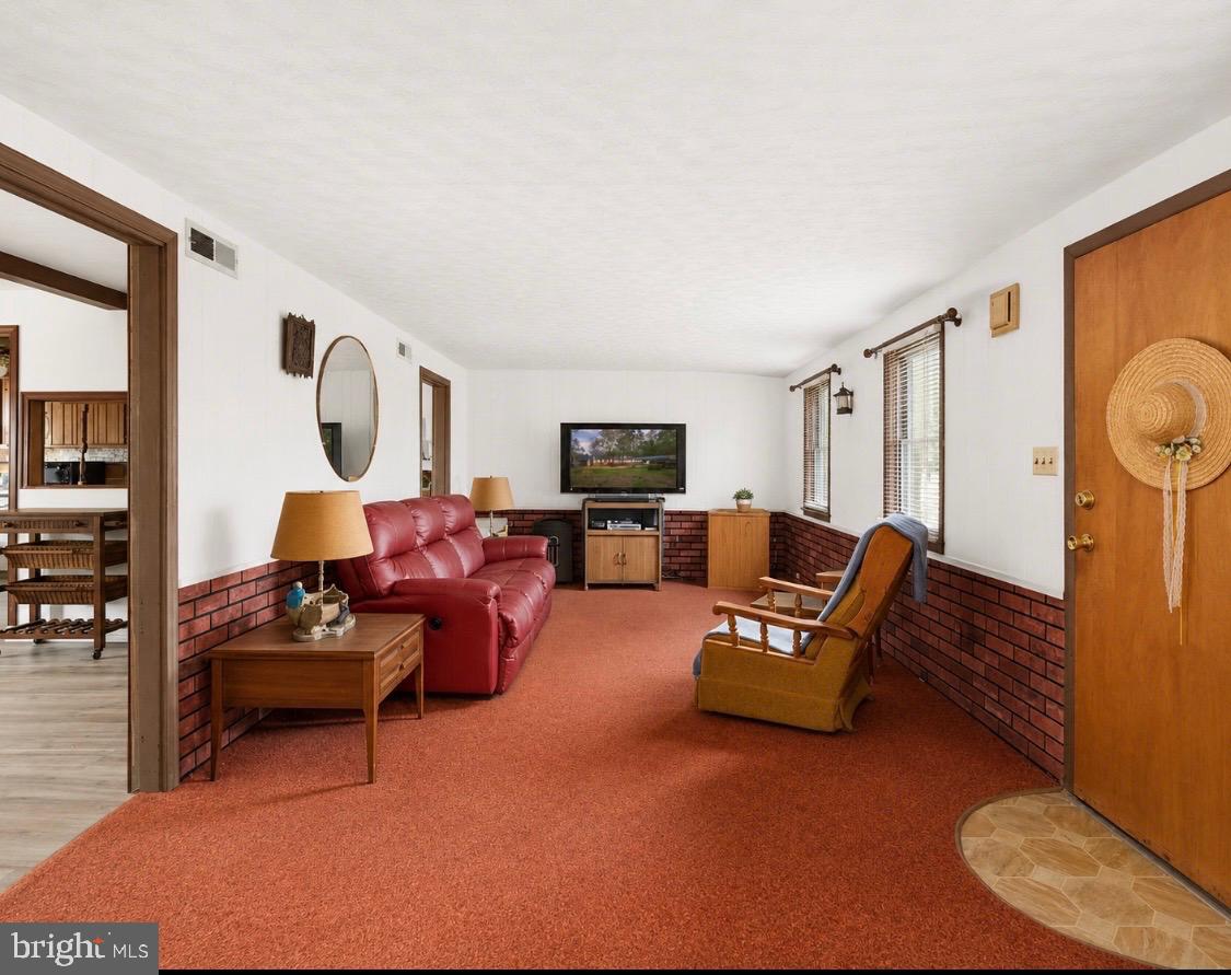 314 LAKE DRIVE