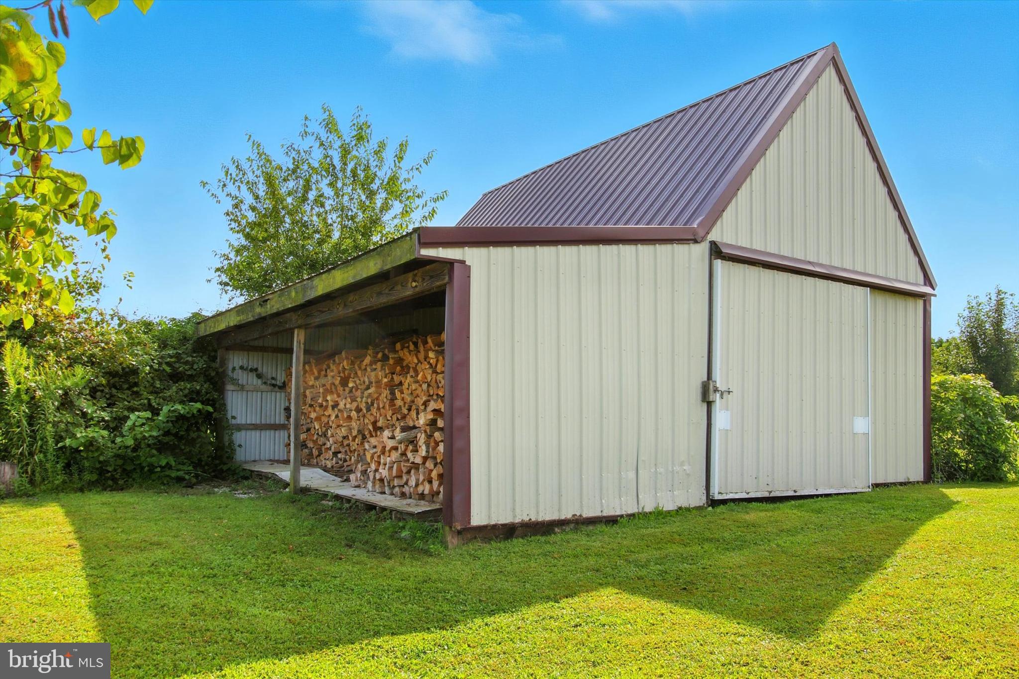 EAST BERLIN AREA - Farm