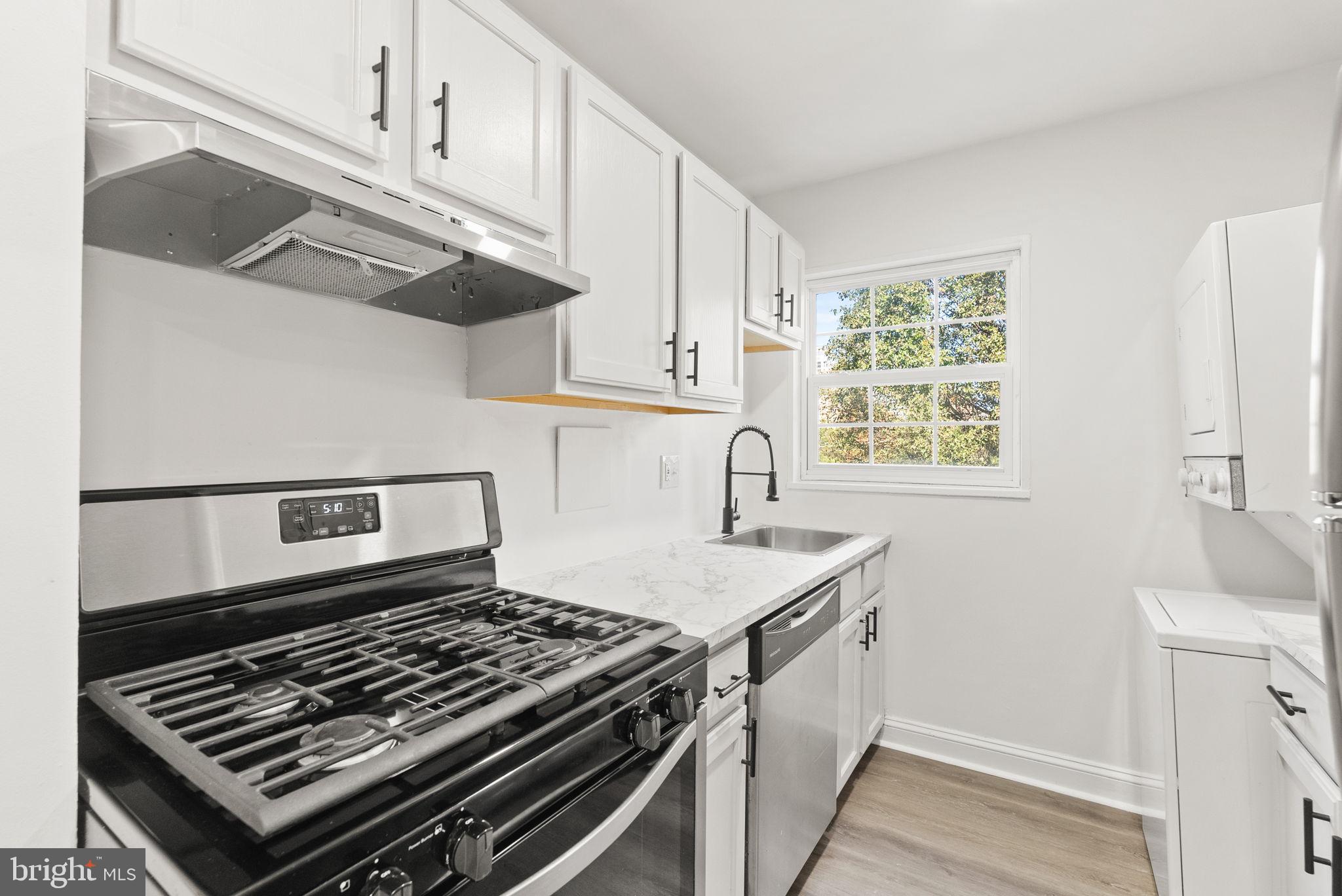 2237 FARRINGTON AVENUE 06-204