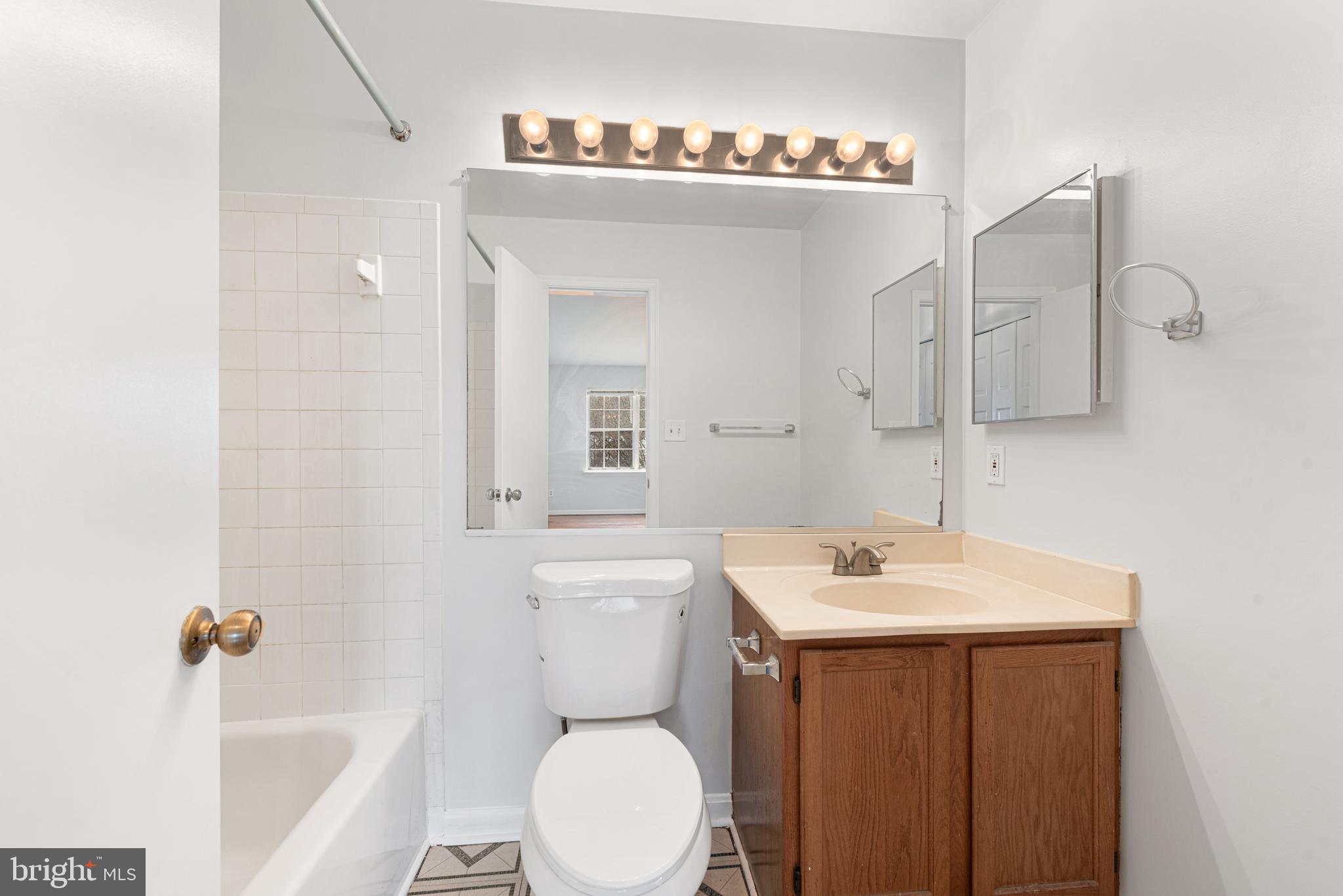 WILLOW COVE MANORS - Residential