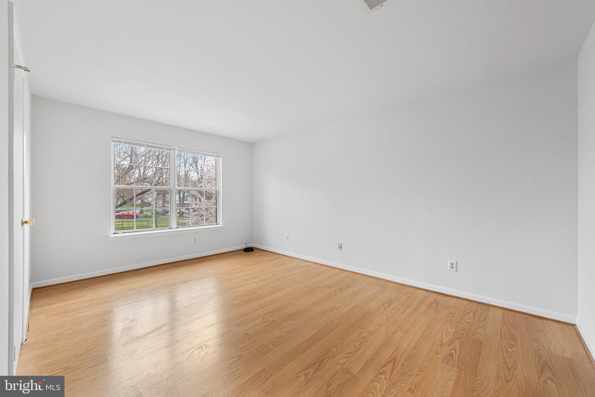 WILLOW COVE MANORS - Residential