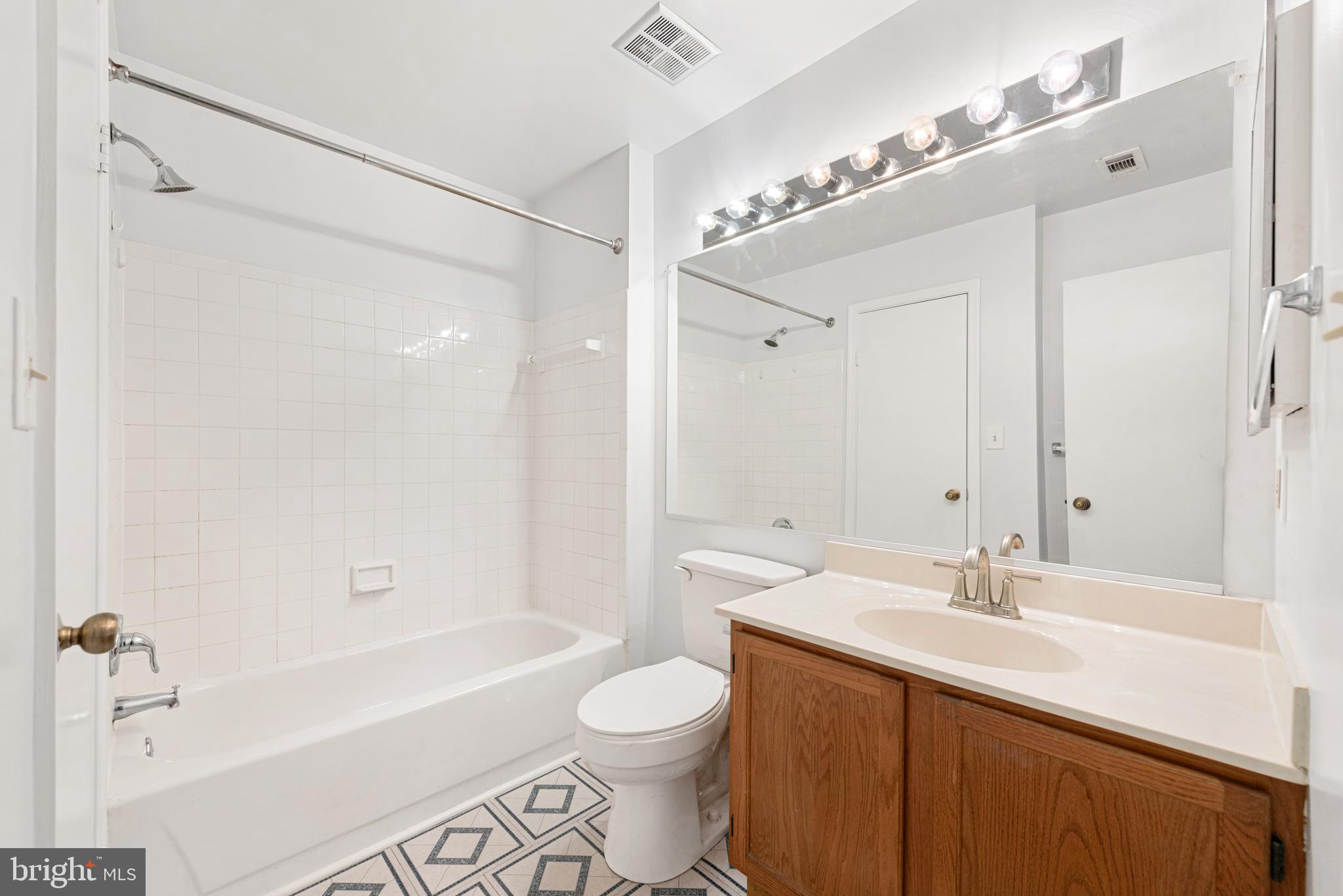 WILLOW COVE MANORS - Residential