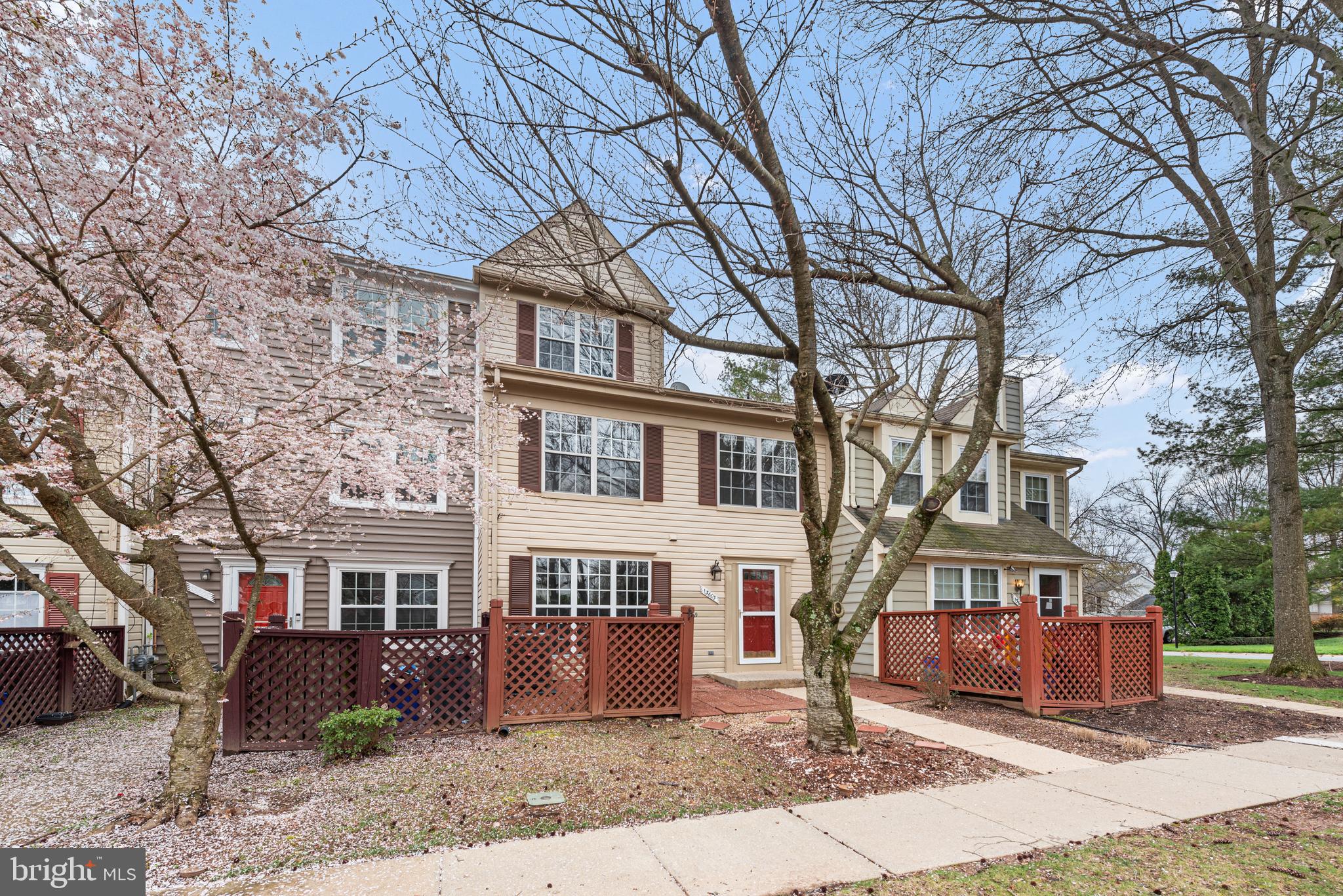 WILLOW COVE MANORS - Residential