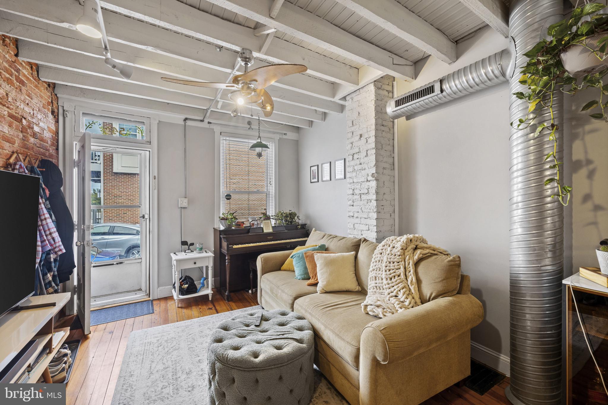 543 E GITTINGS STREET