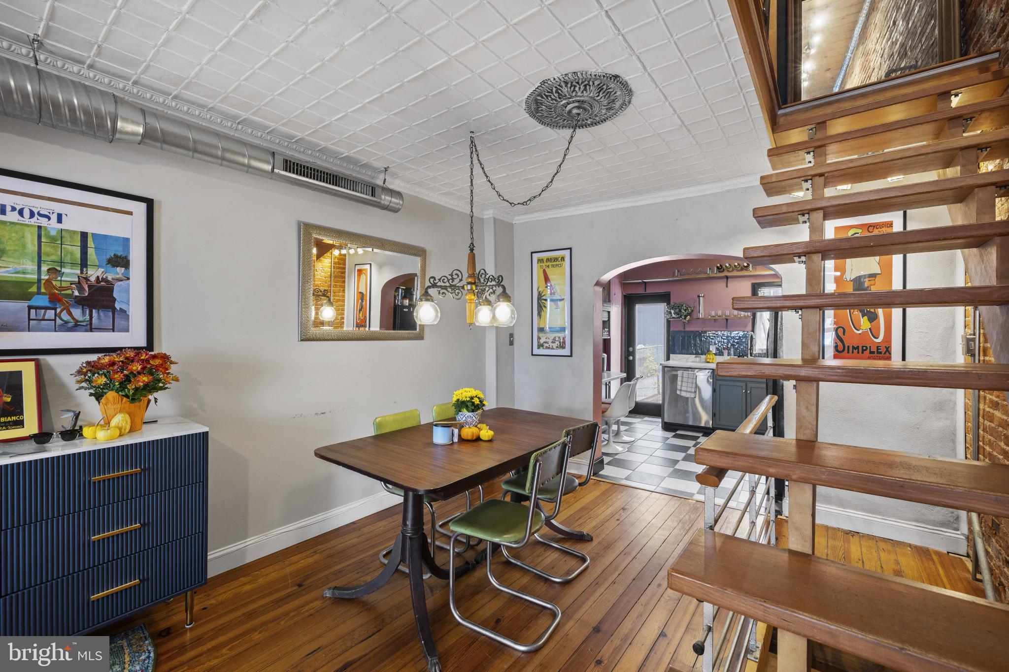 543 E GITTINGS STREET