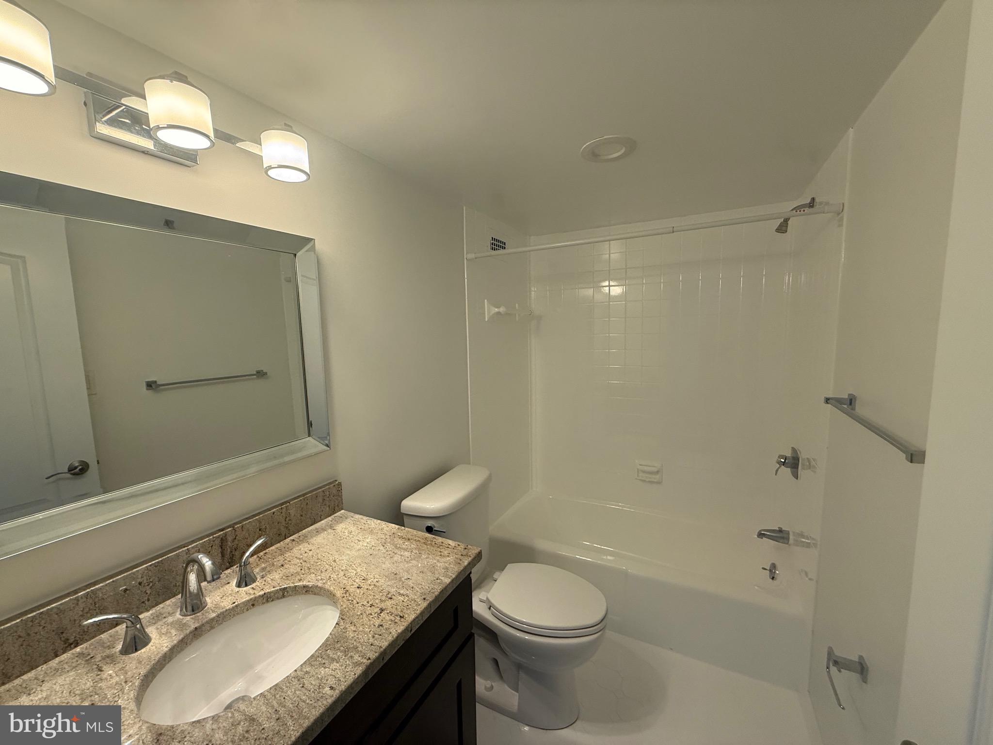 PROMENADE TOWERS - Residential Lease