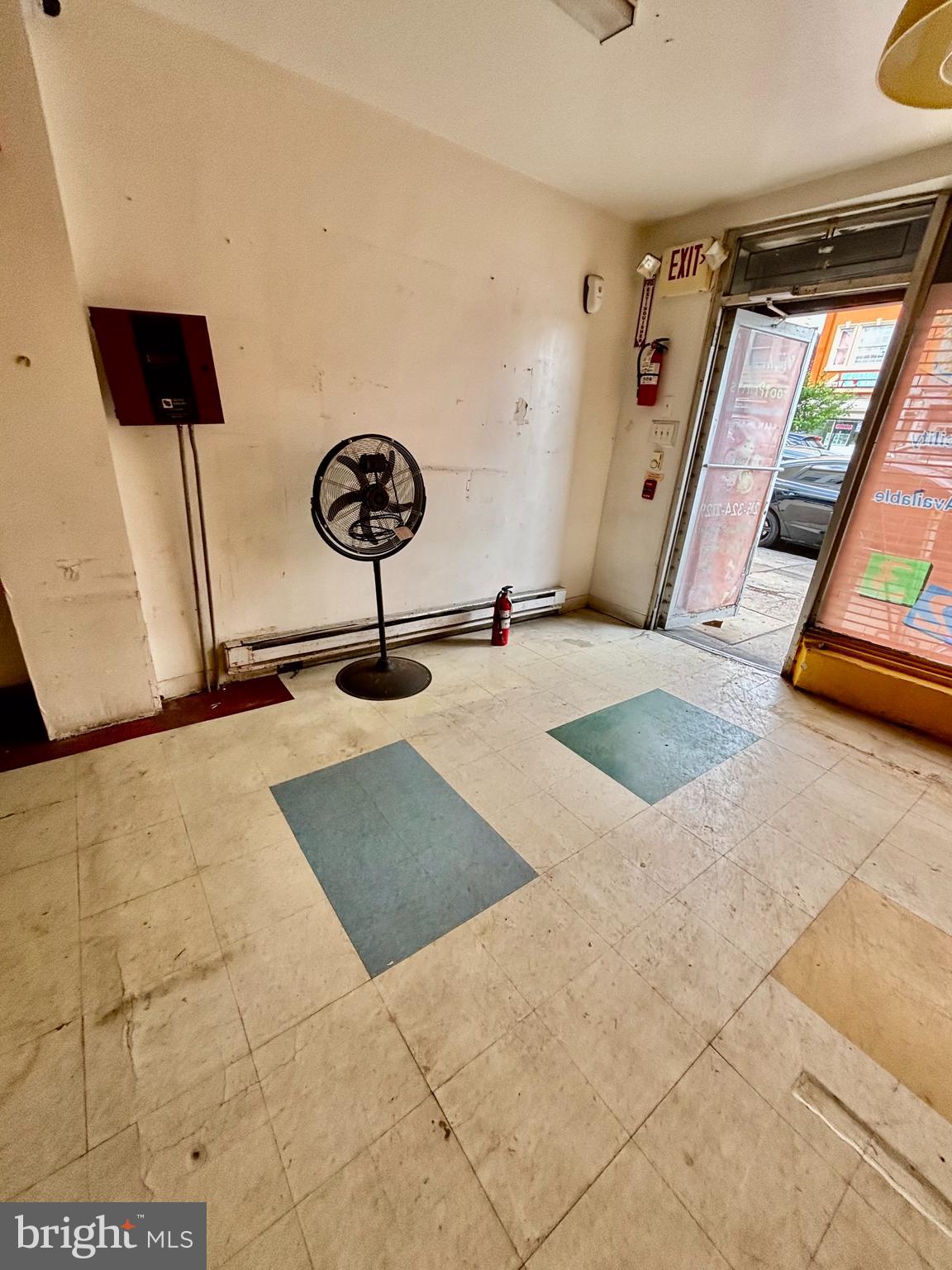 HUNTING PARK - Commercial Sale