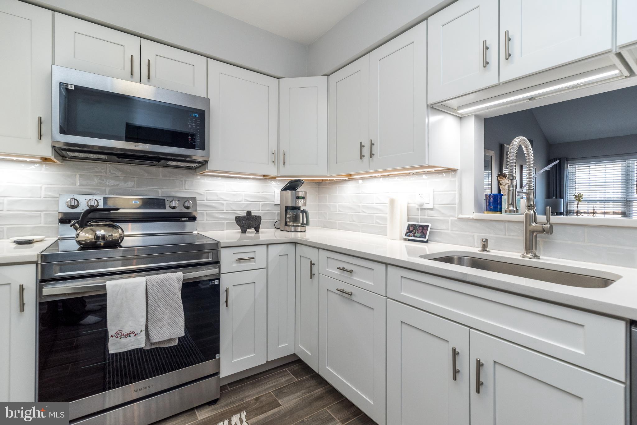 SAW MILL VALLEY - Residential Lease