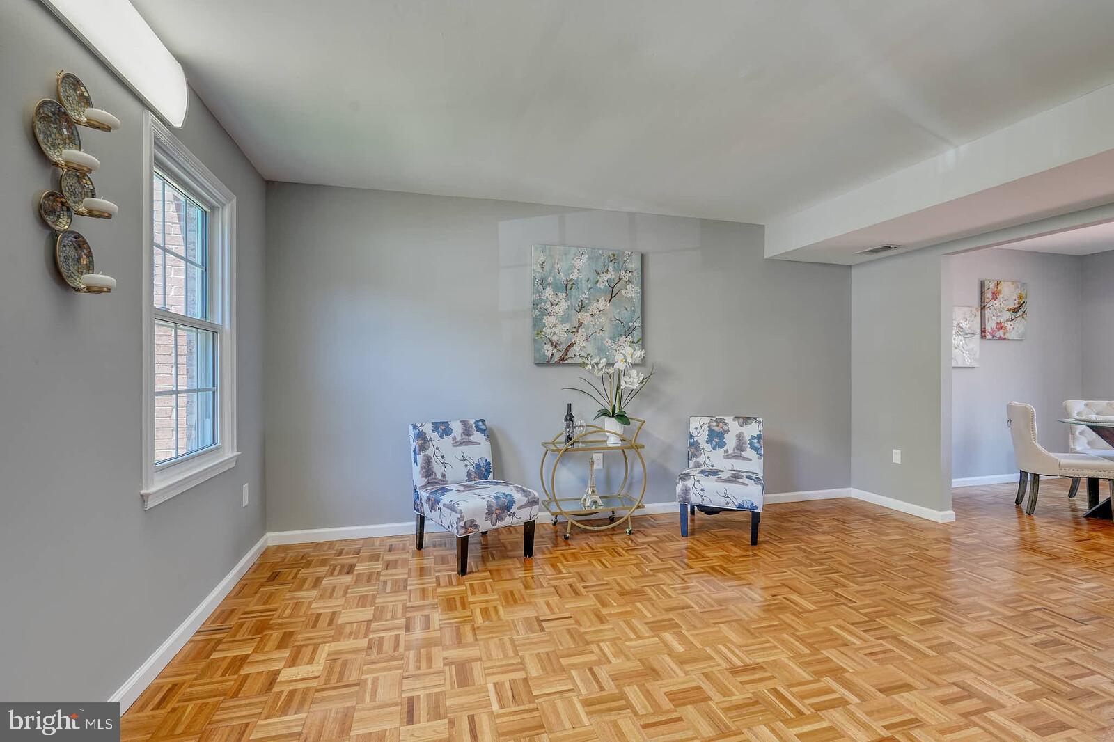 214 PENDER PLACE