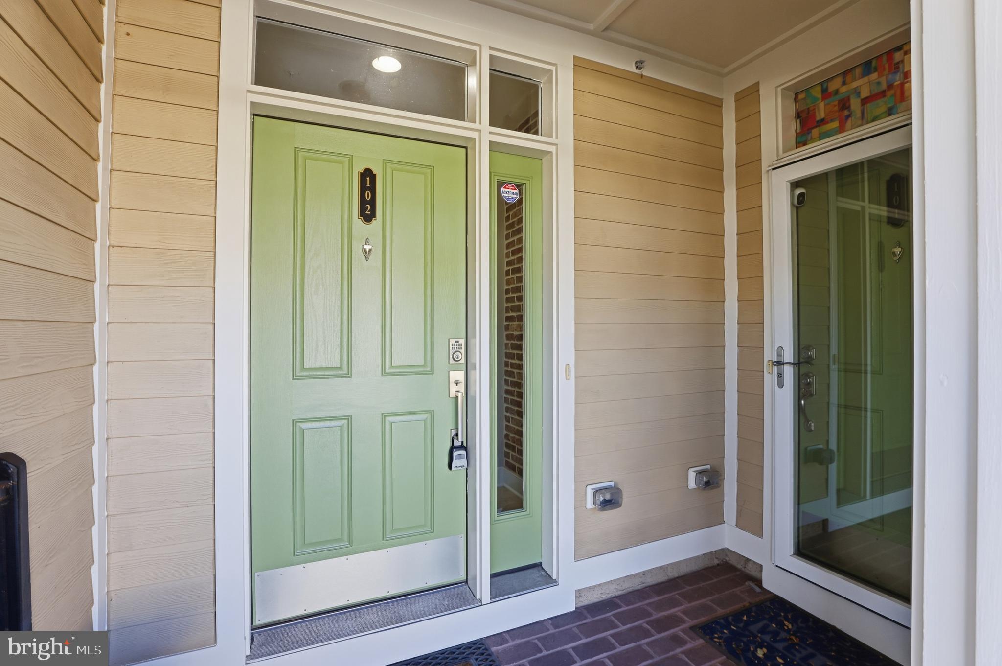 2307 RICHMOND HIGHWAY 102