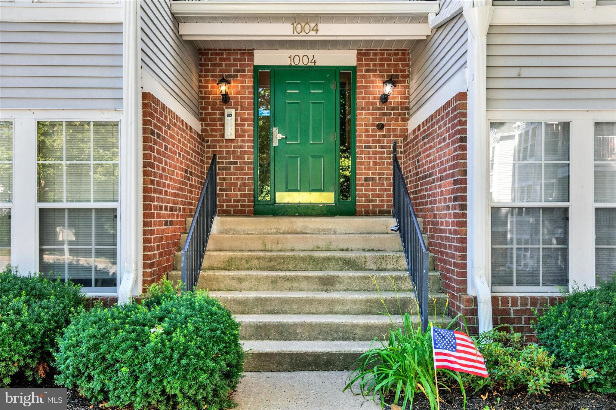 1004 JESSICAS COURT L 9