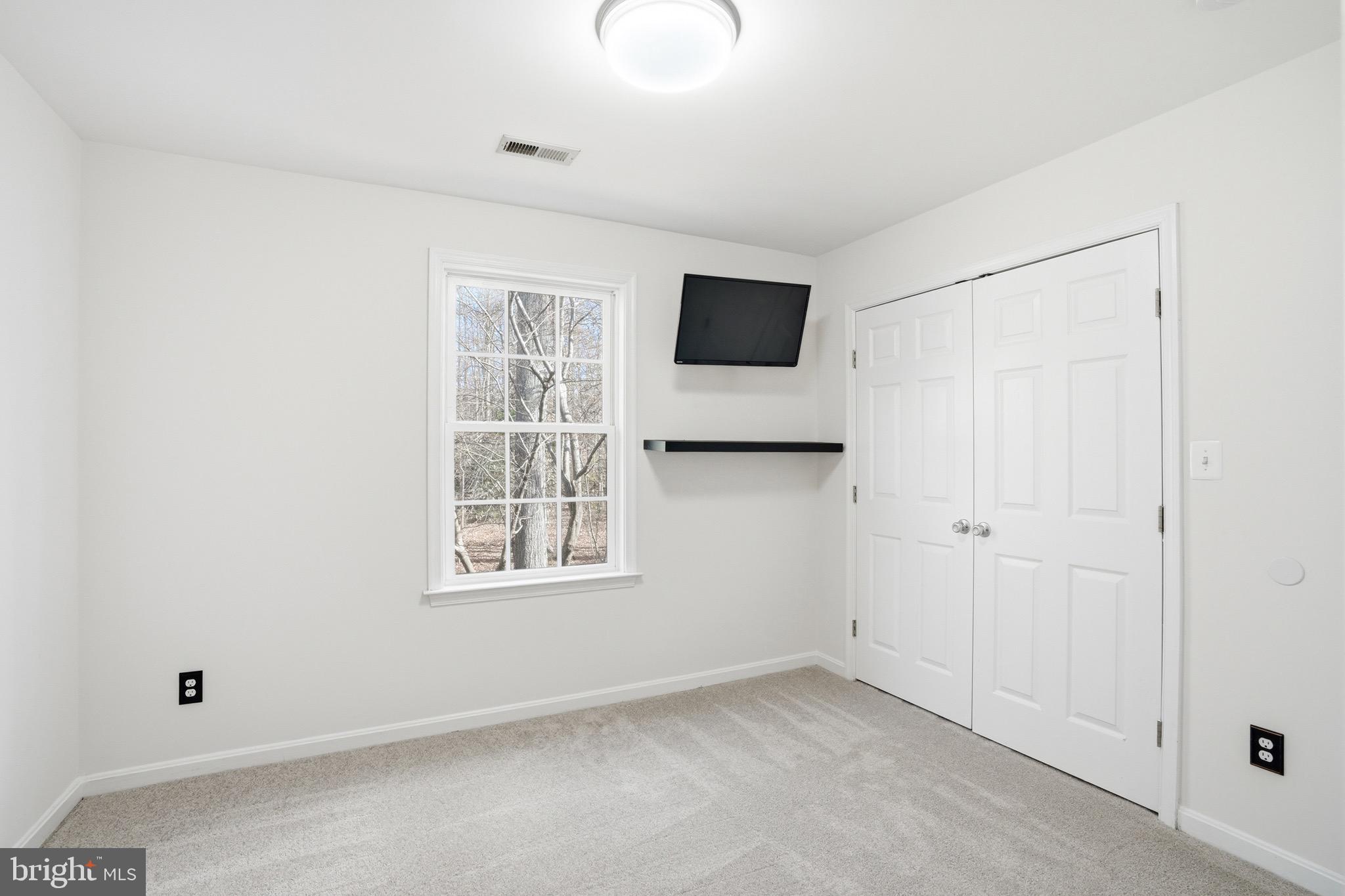 LAKE BRADDOCK - Residential