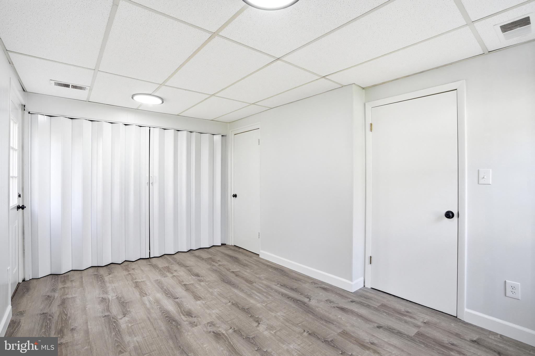 LAKE BRADDOCK - Residential