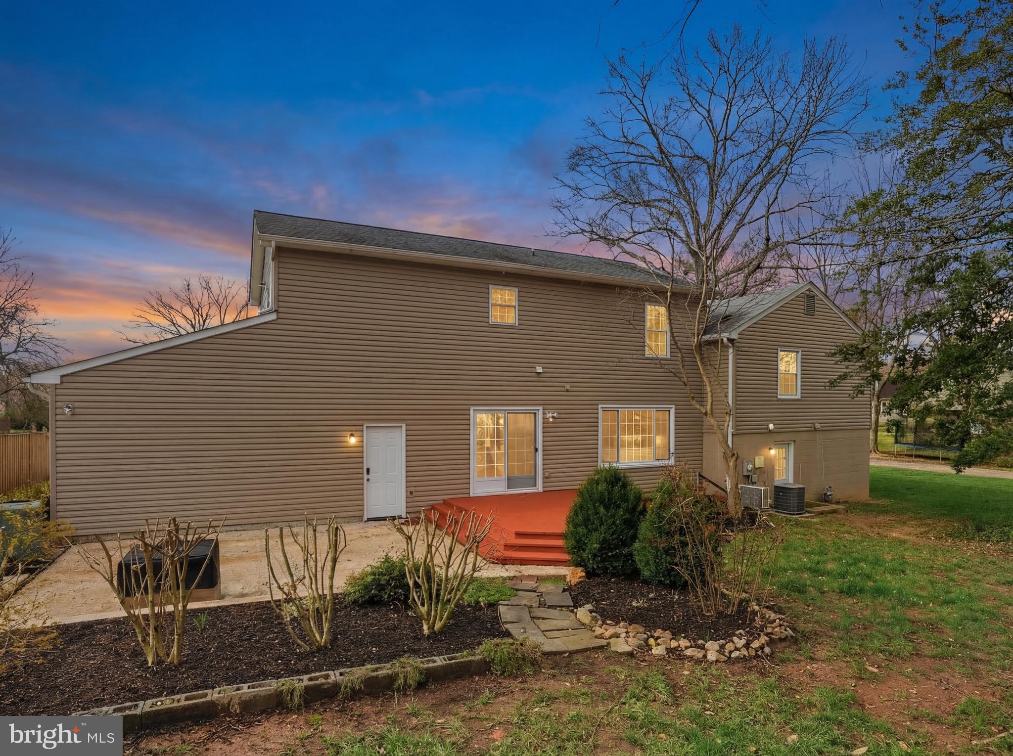 LAKE BRADDOCK - Residential