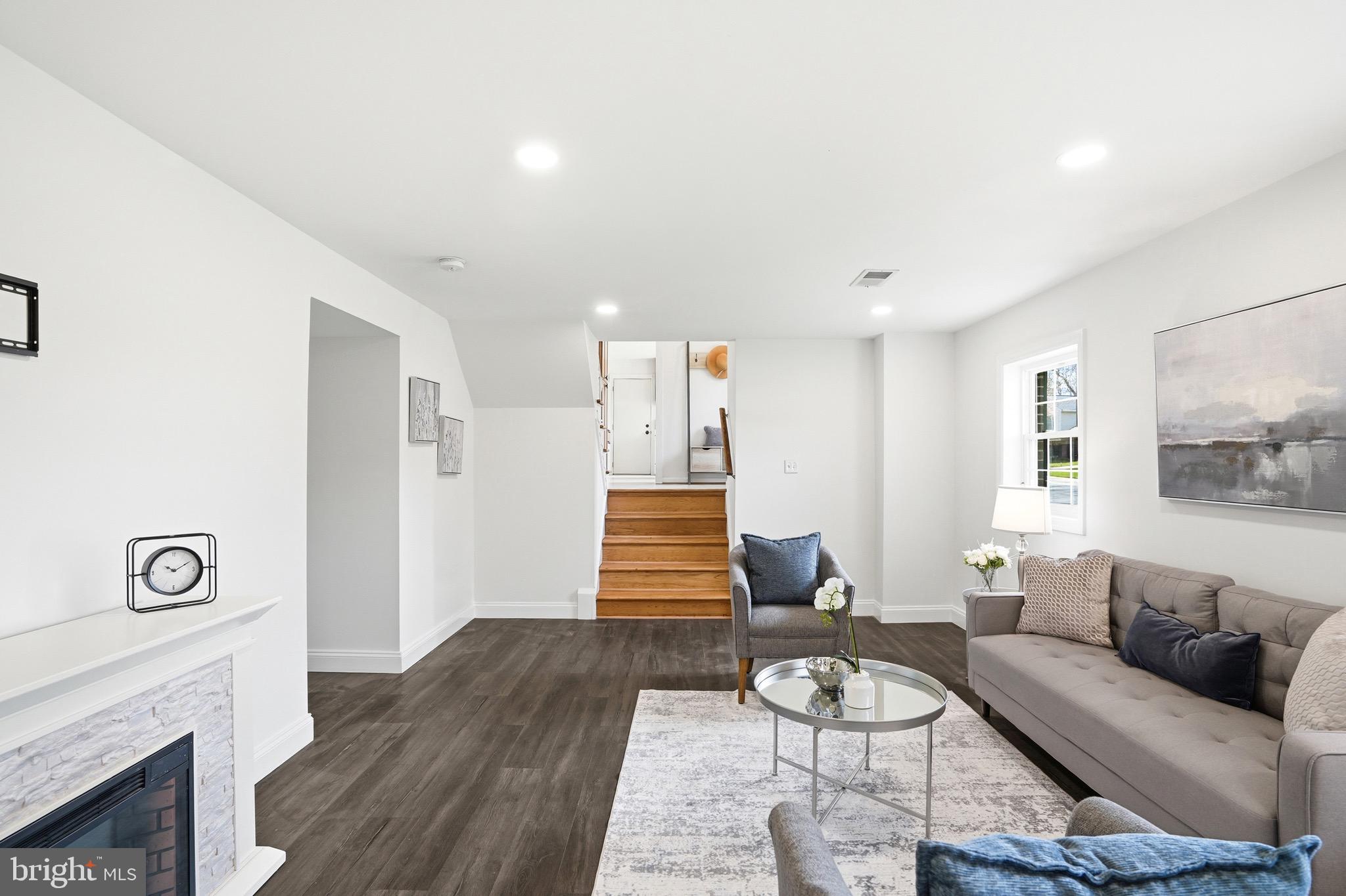 LAKE BRADDOCK - Residential