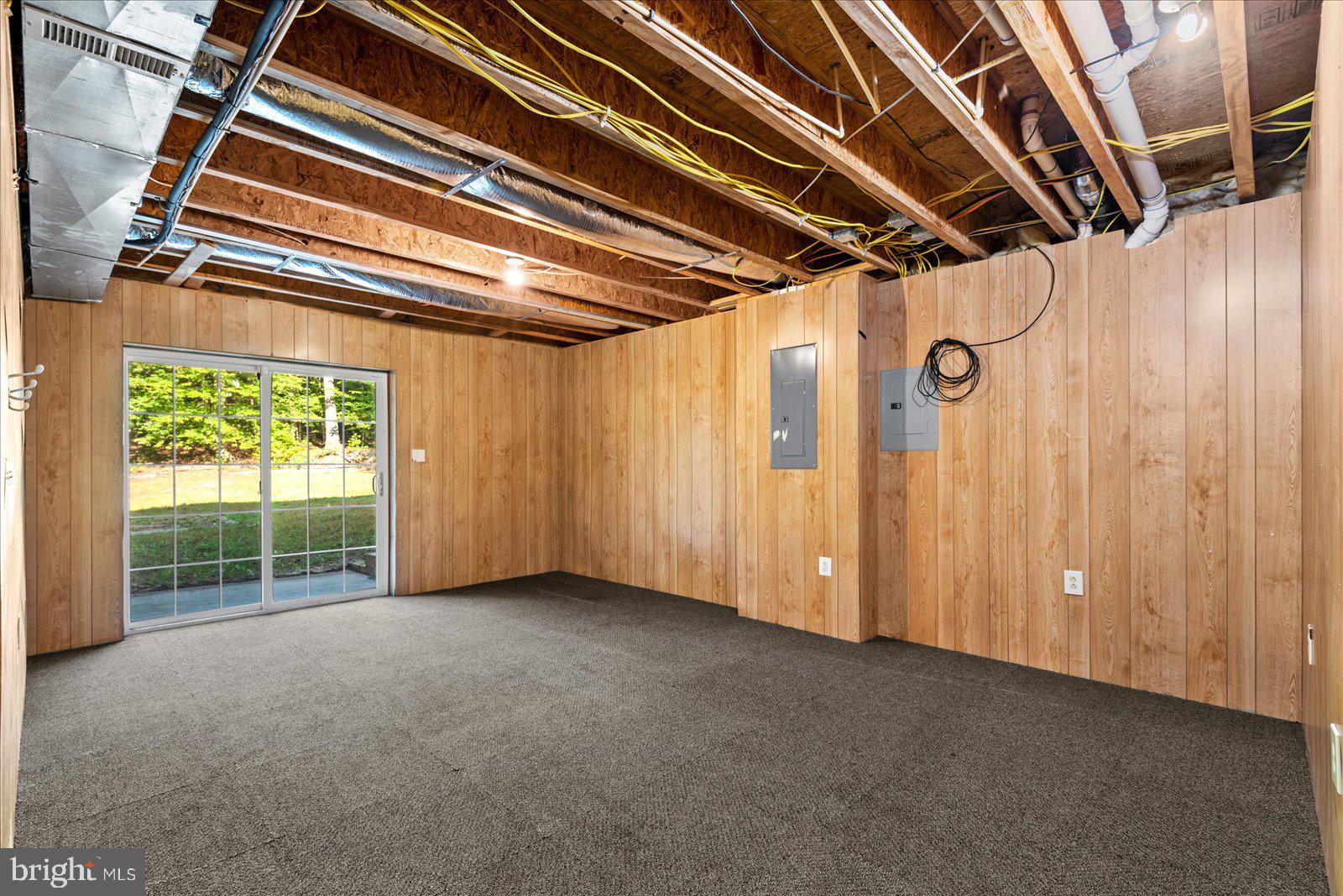 CAROLINE PINES - Residential