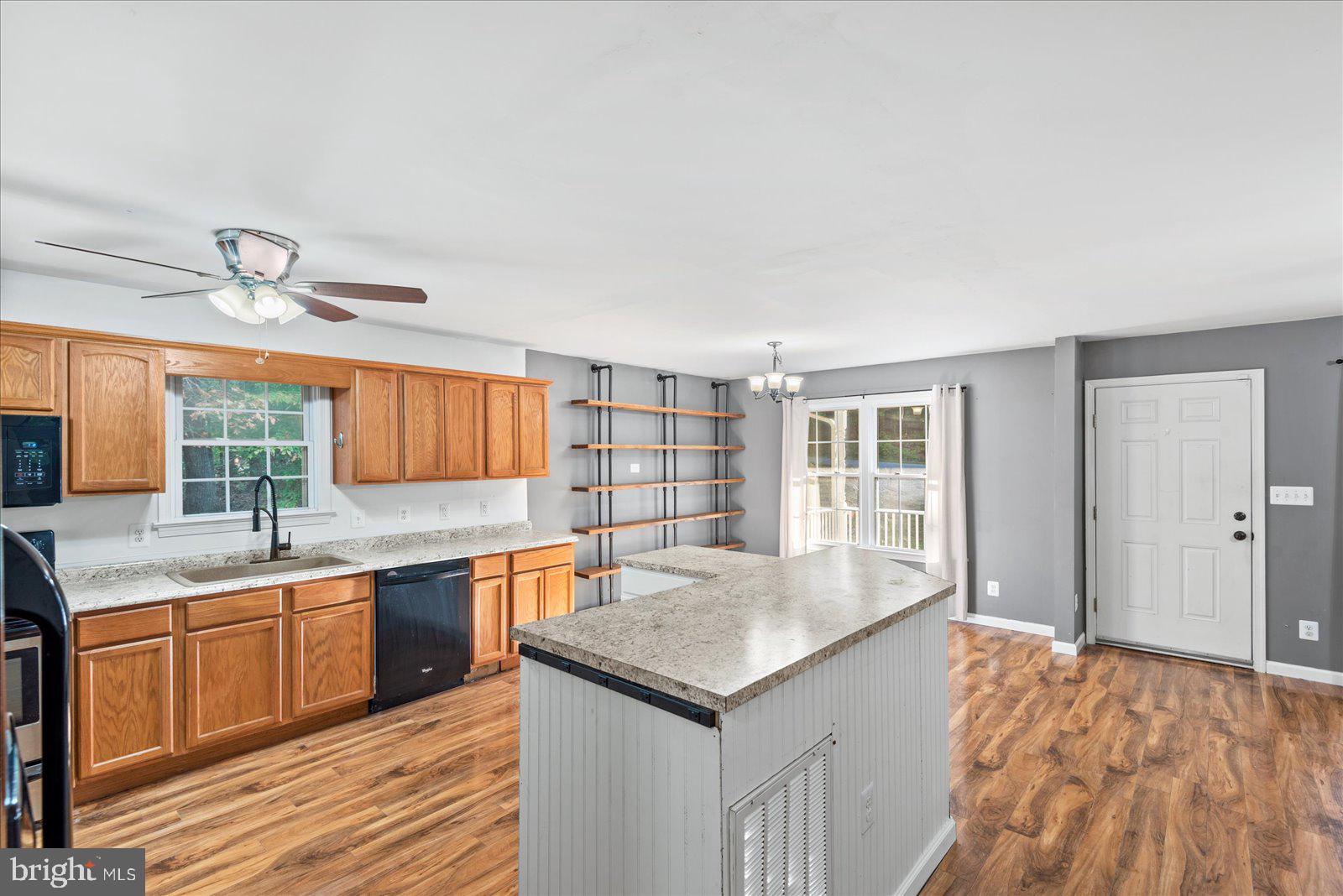 CAROLINE PINES - Residential