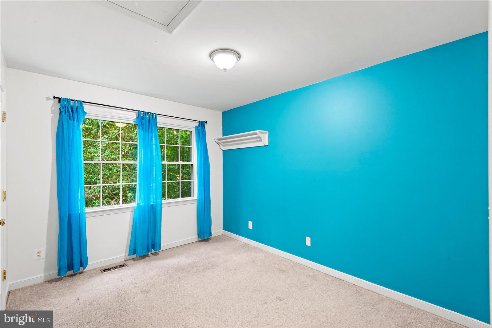 CAROLINE PINES - Residential