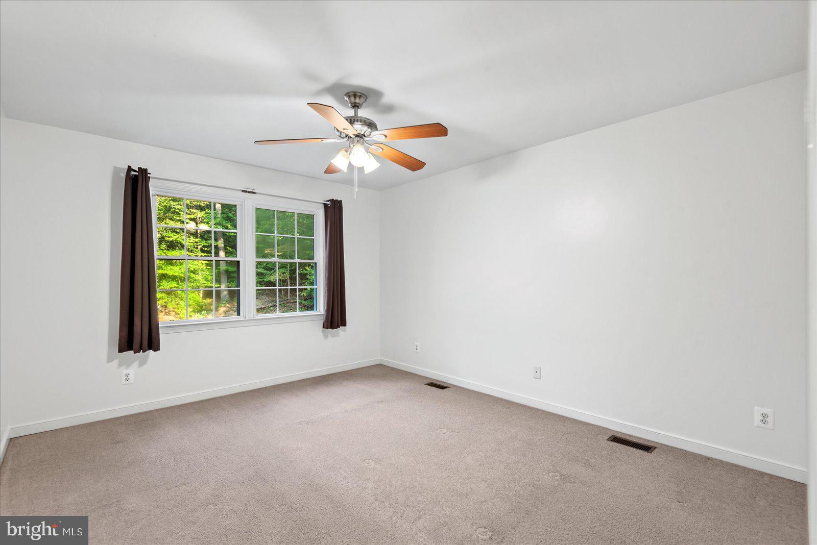 CAROLINE PINES - Residential