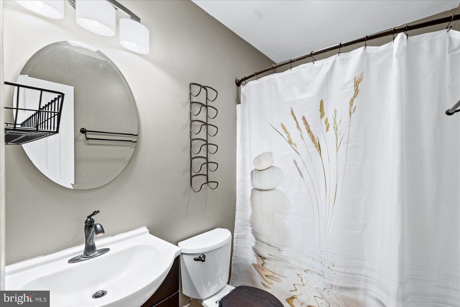 CAROLINE PINES - Residential